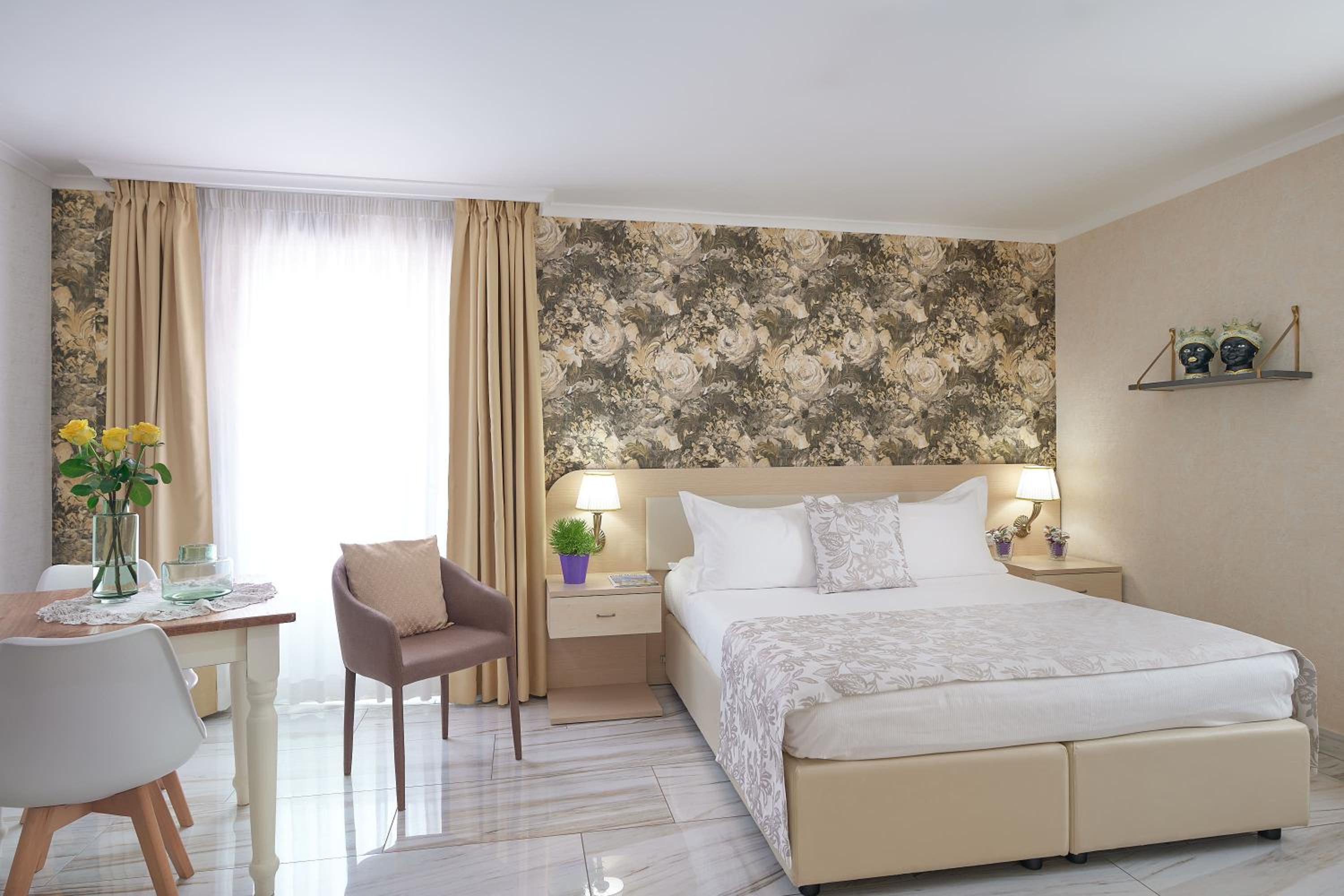 Premium Quadruple Room - Photo 1