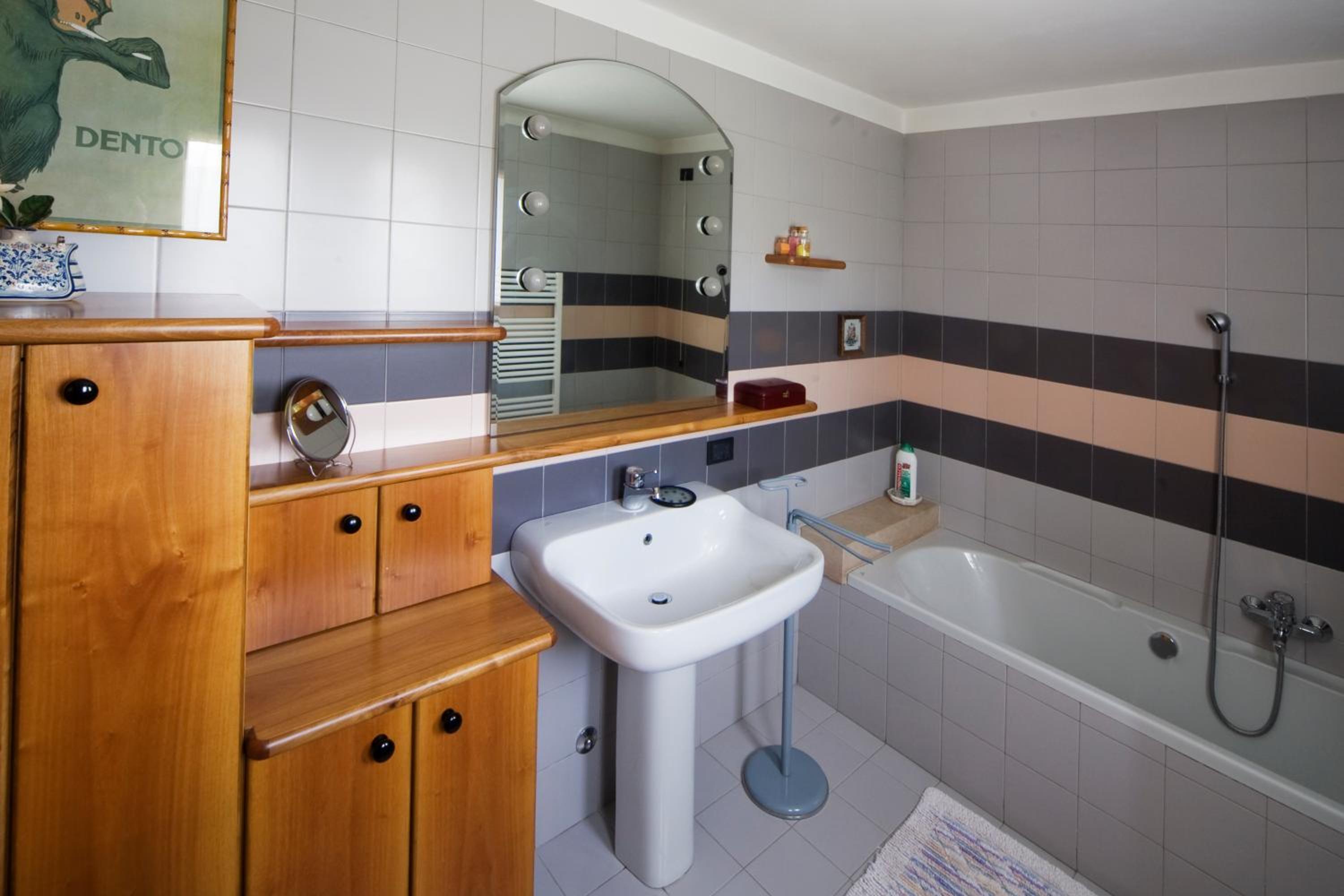 Double Room with Private External Bathroom photo 2