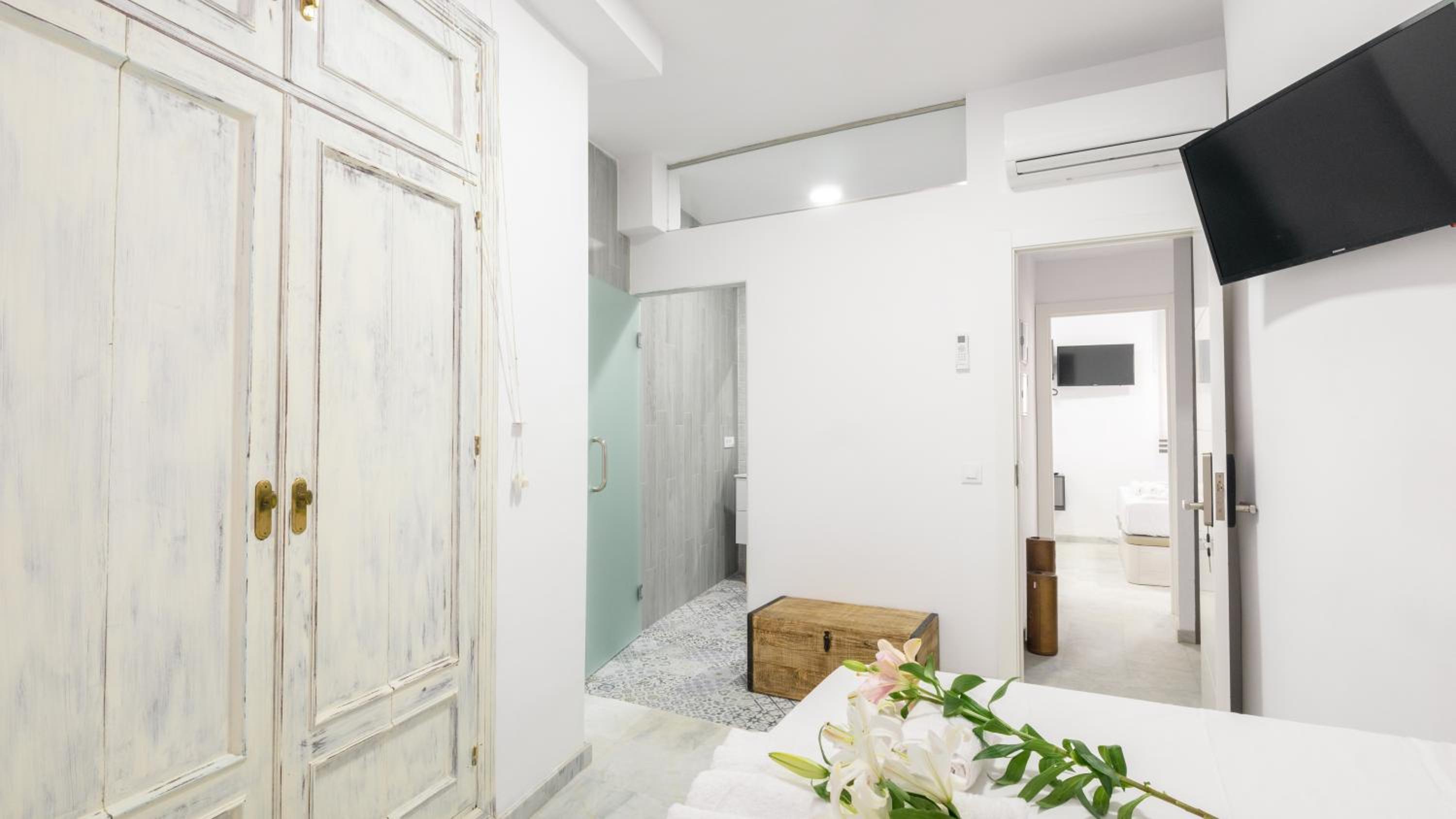 Standard Double Room - Photo 4