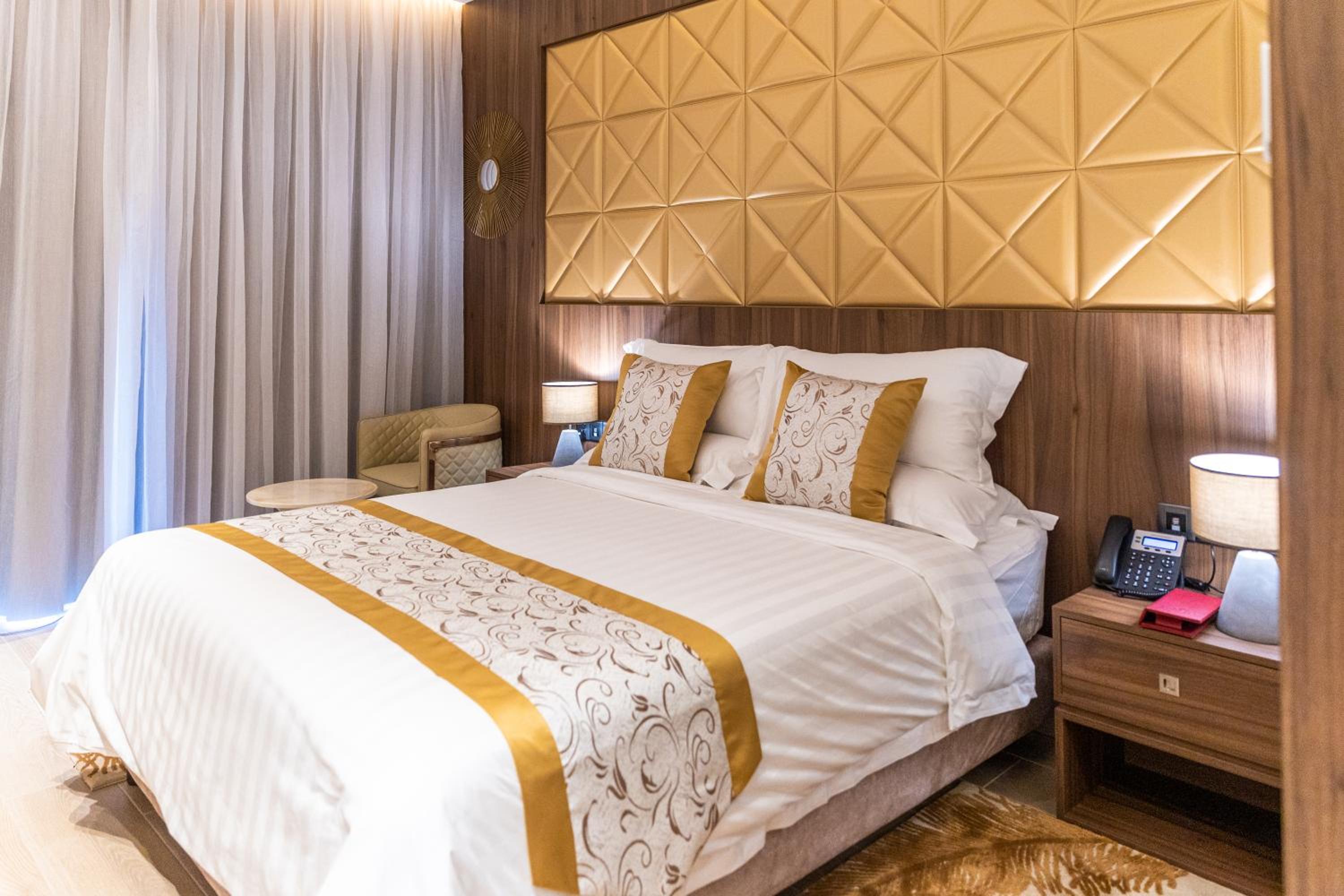 Deluxe Room City View with Business Lounge Access