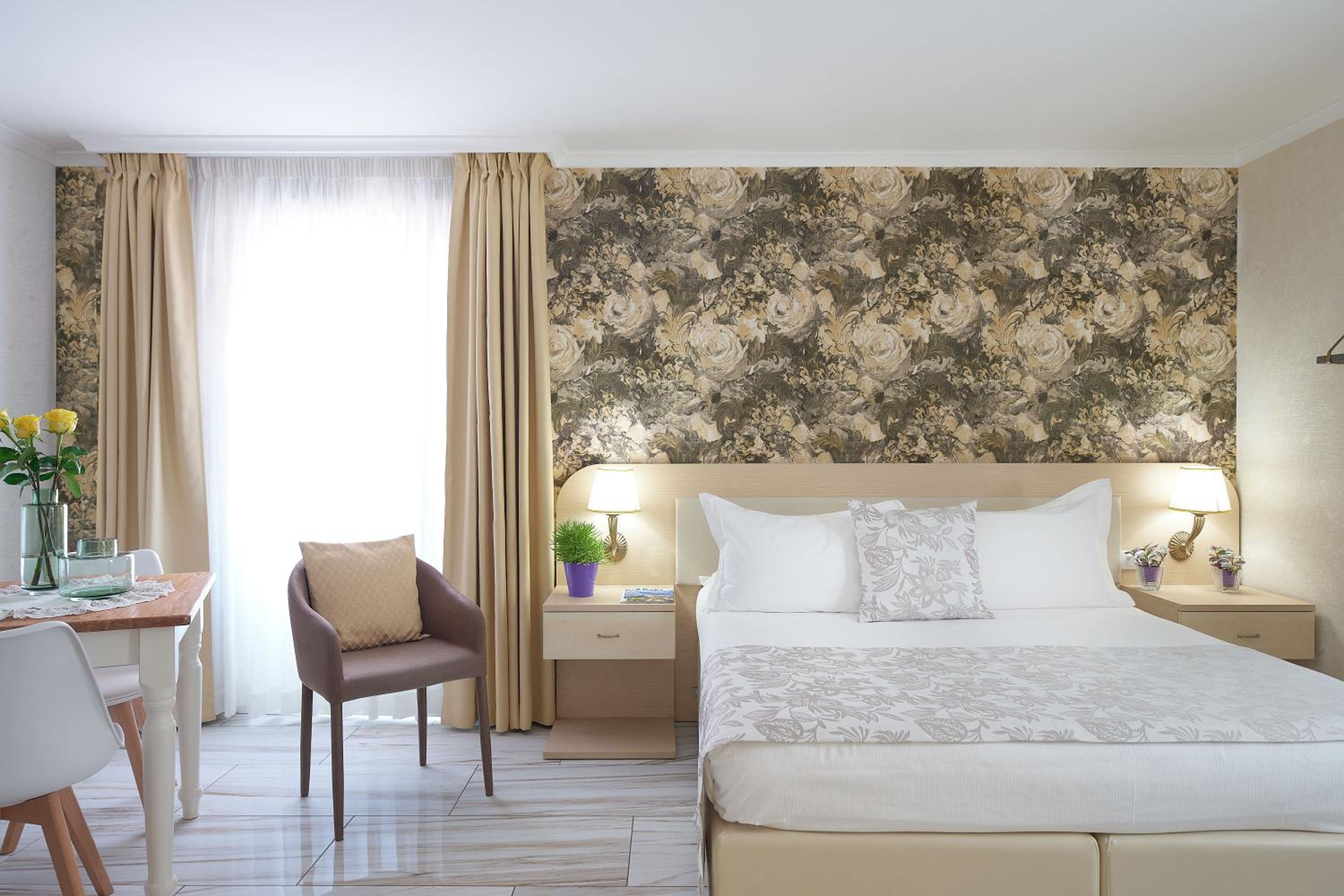 Premium Quadruple Room - Photo 5