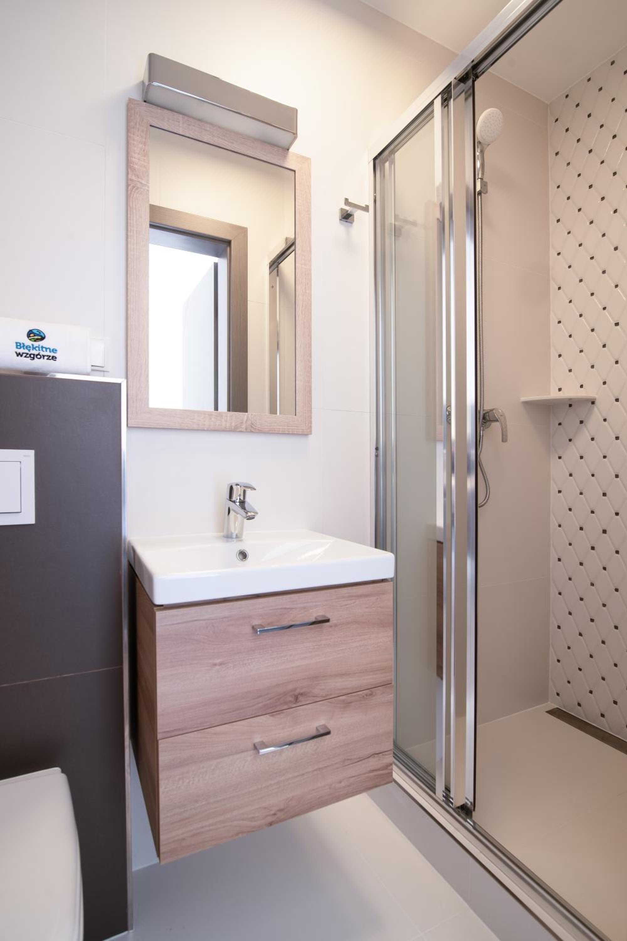 Double Room with Balcony - Photo 6