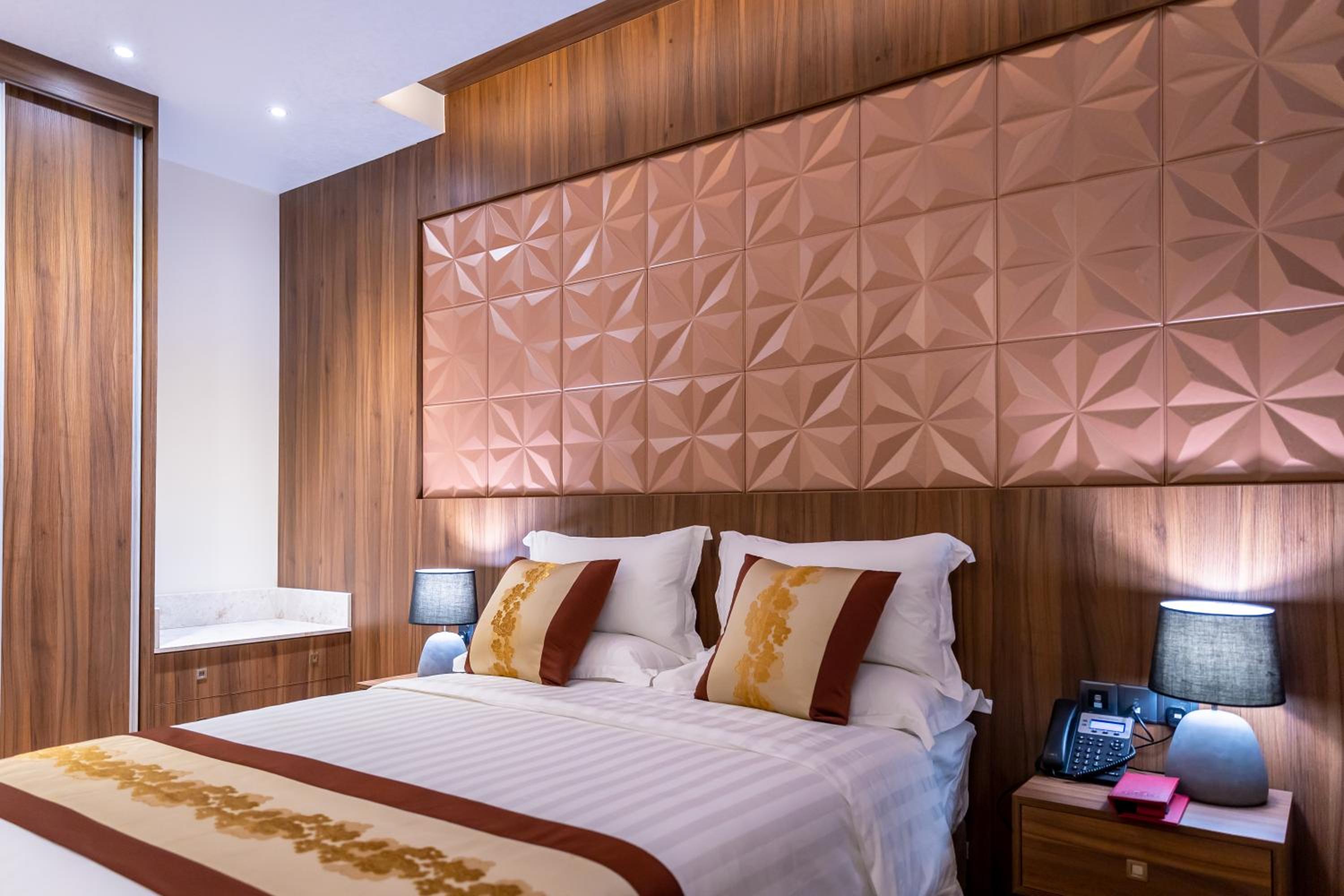 Deluxe Room City View with Business Lounge Access