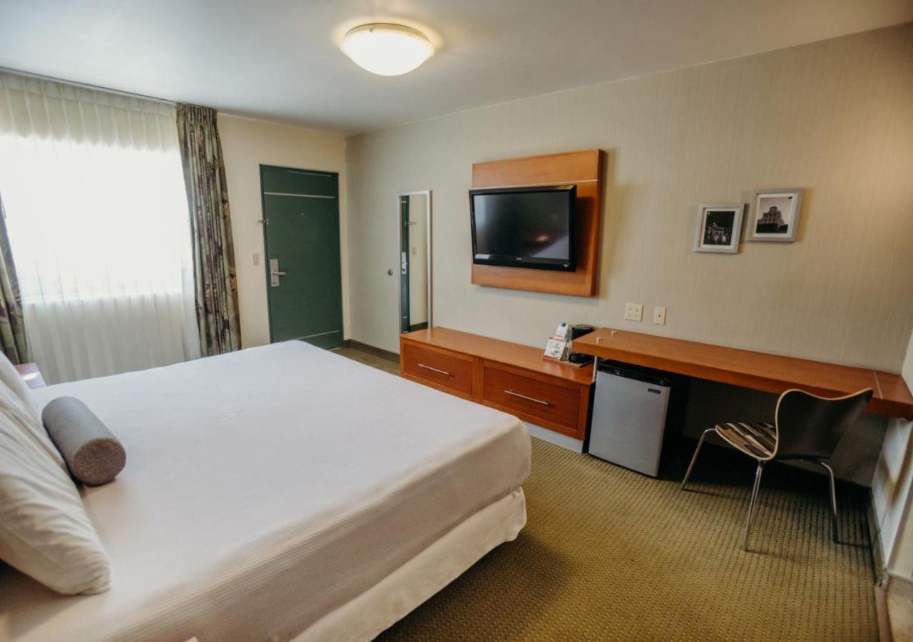 Deluxe Room - Photo 3
