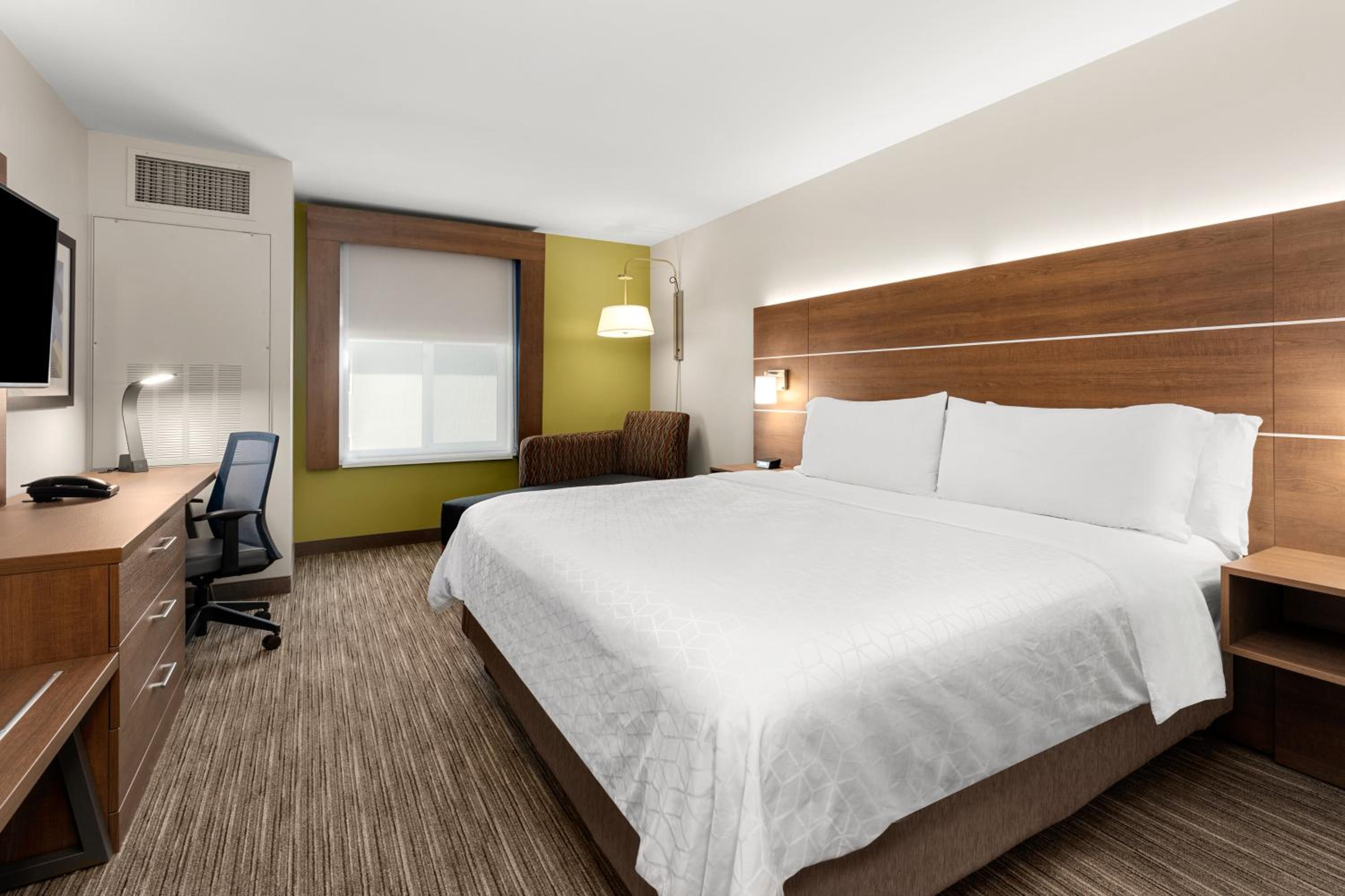 Standard King Room - Photo 2