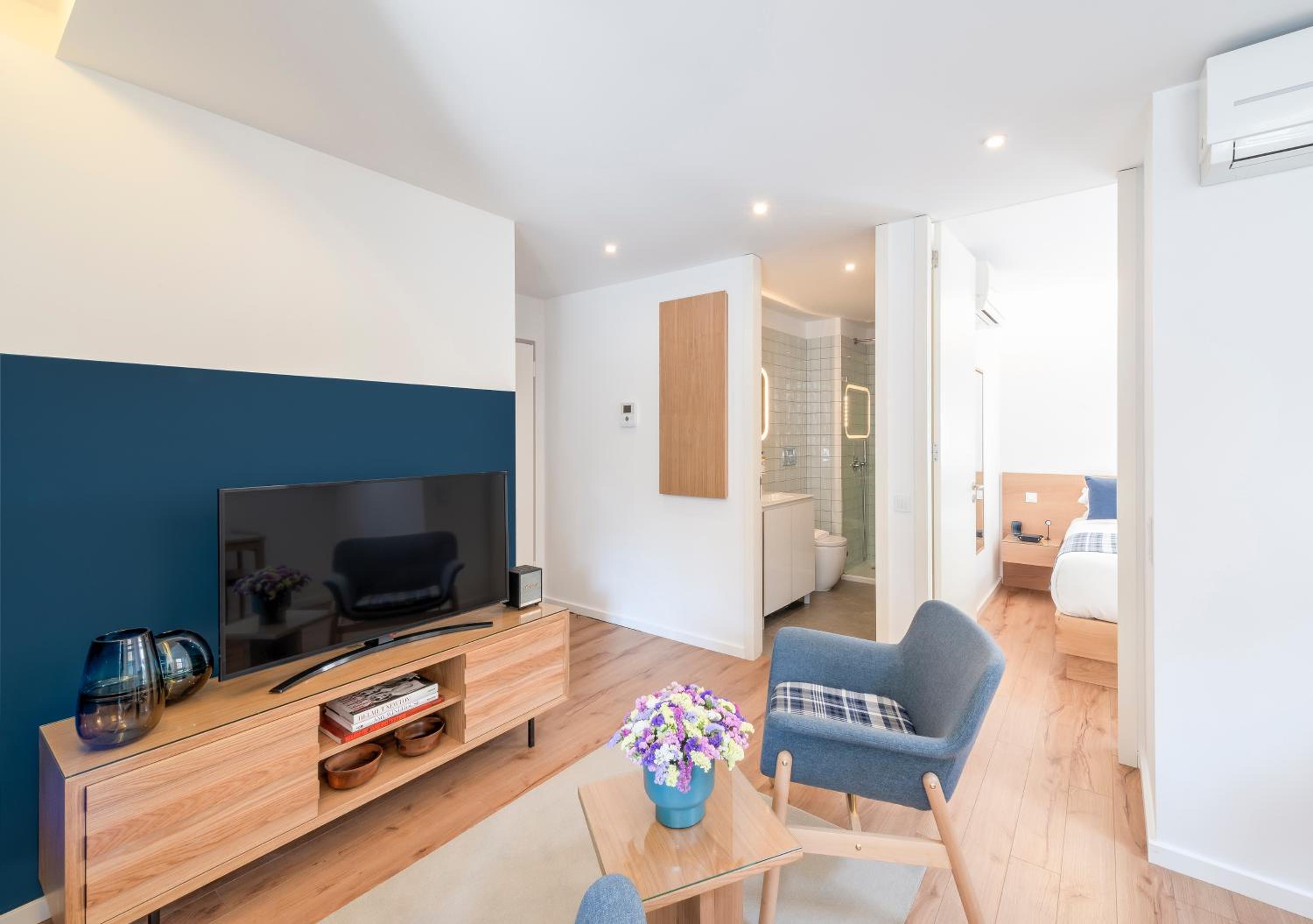 Economy Apartment - Photo 6