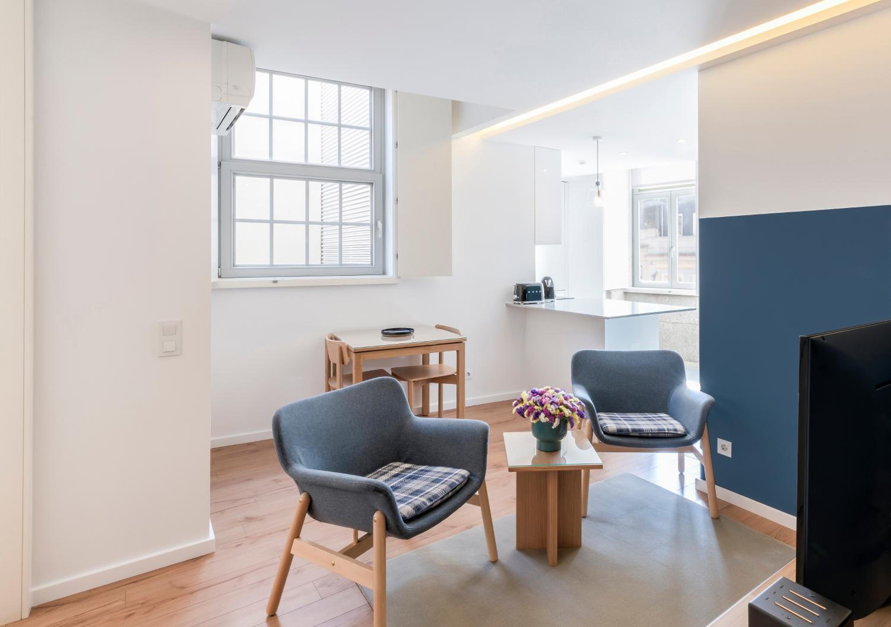 Economy Apartment - Photo 7