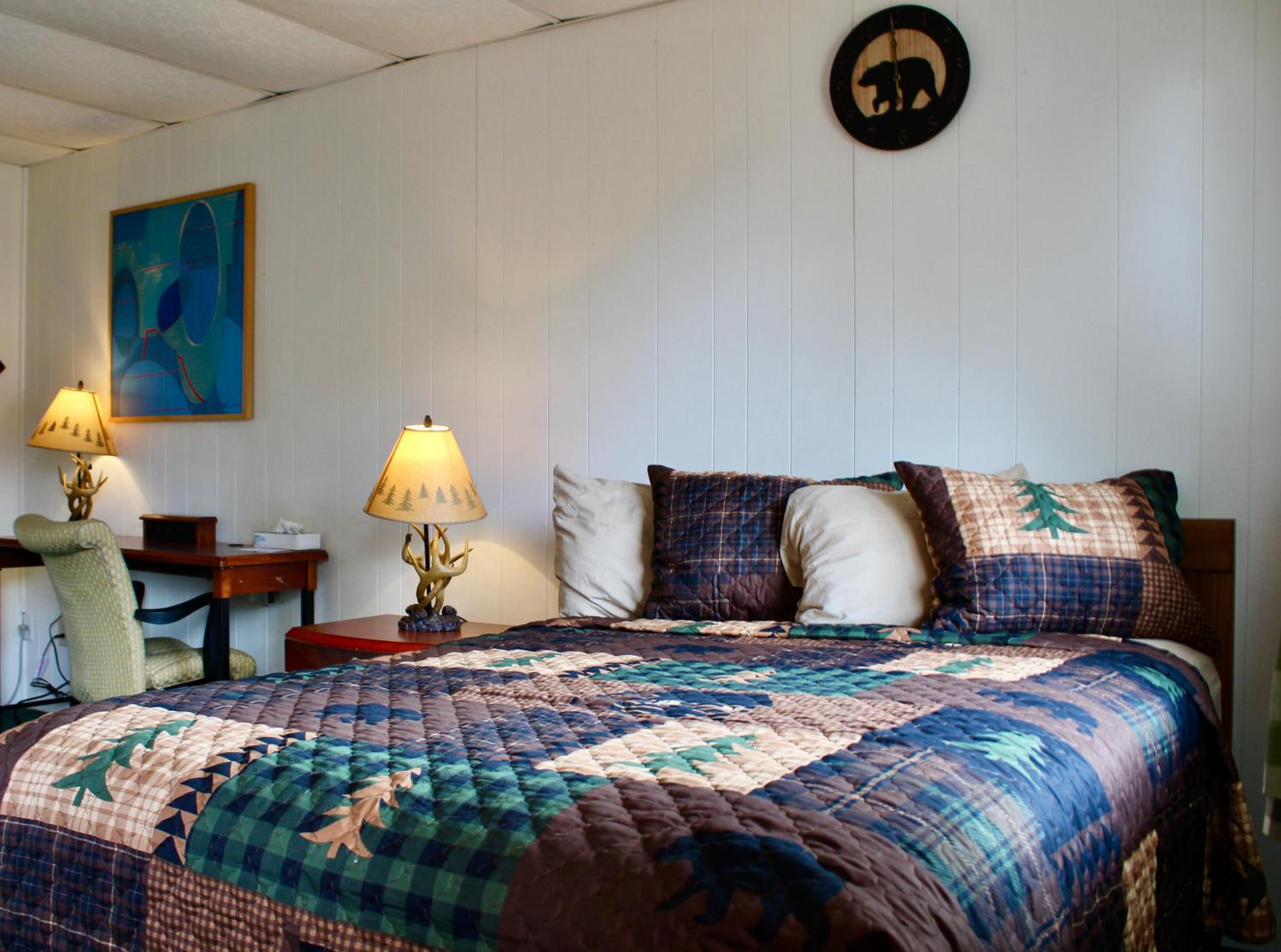 Queen Room photo 1