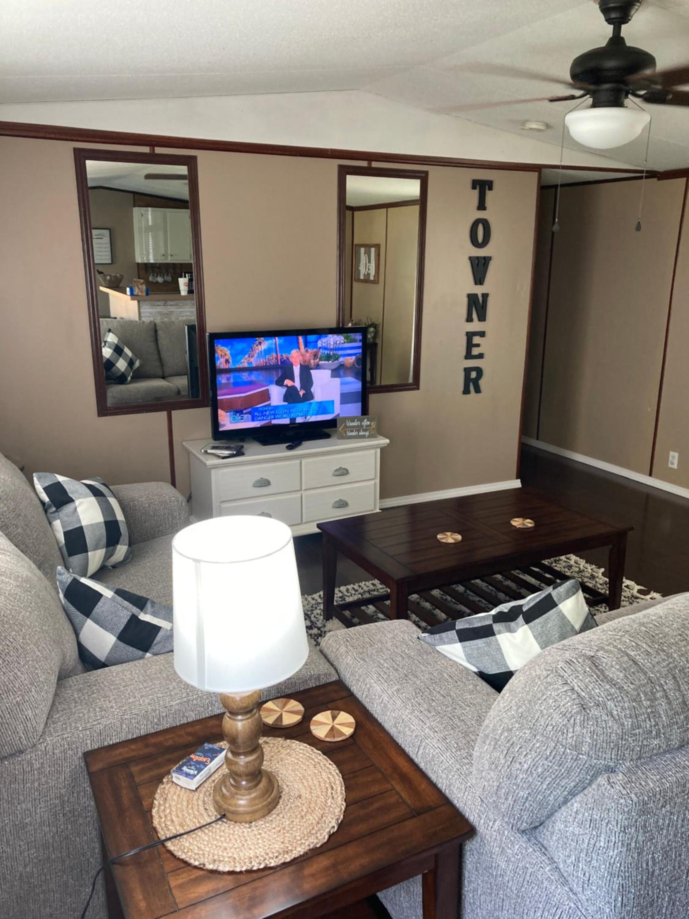 Mobile Home photo 1