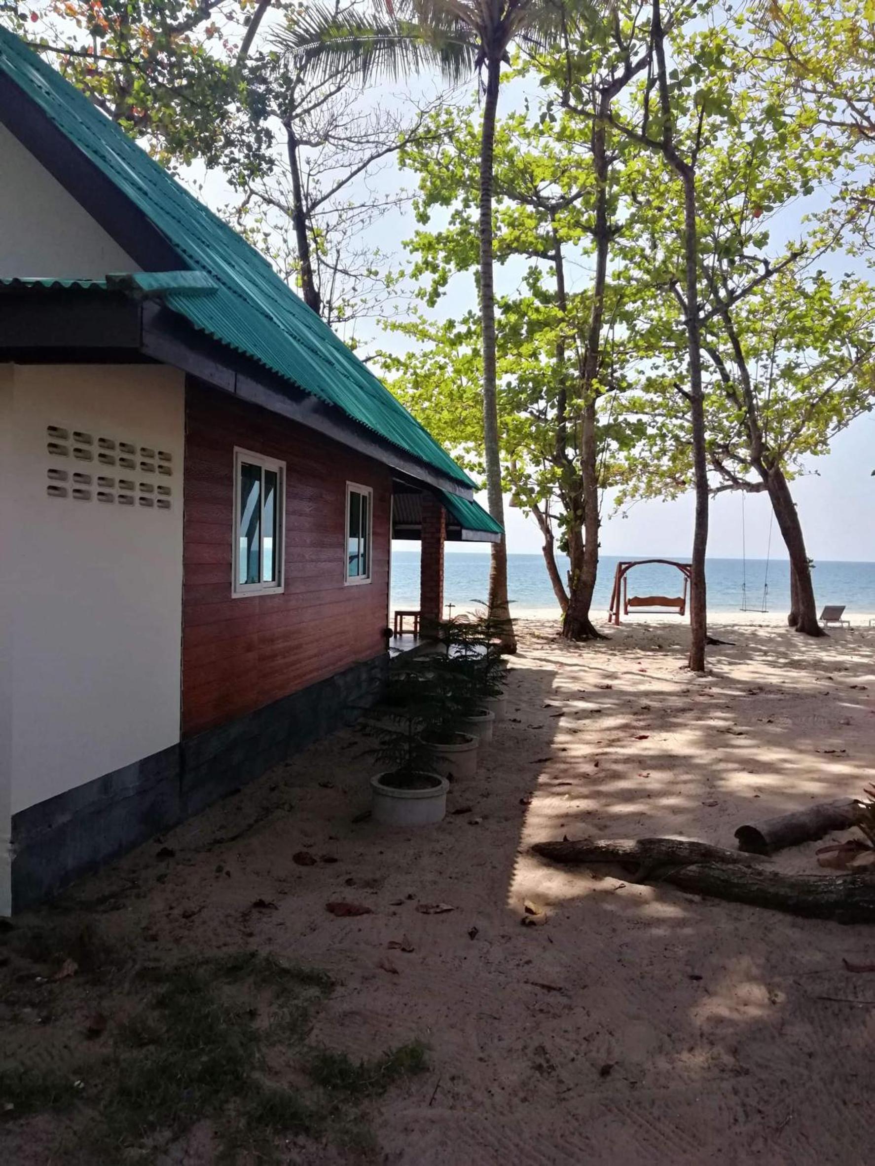 Family Beach Front - Photo 5