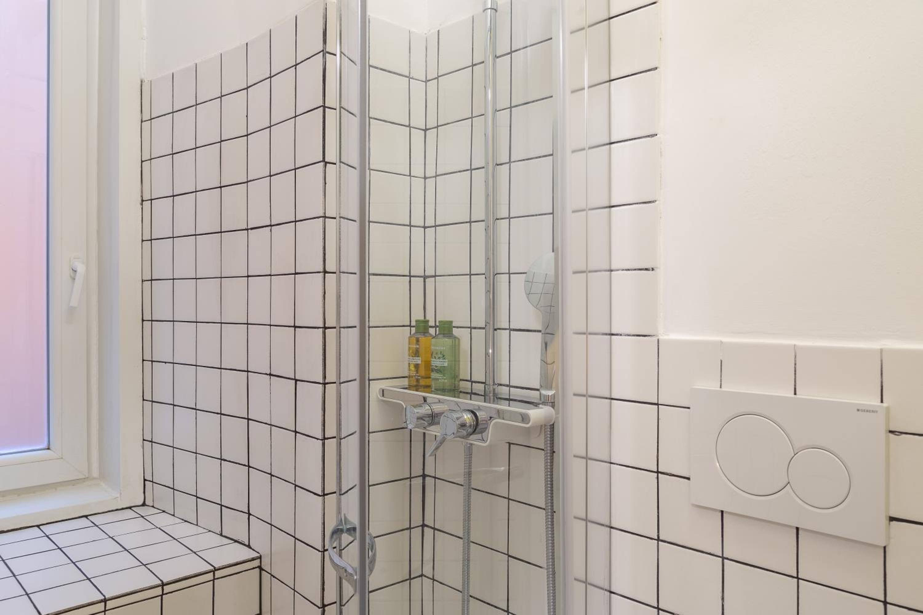 One-Bedroom Apartment - Photo 17