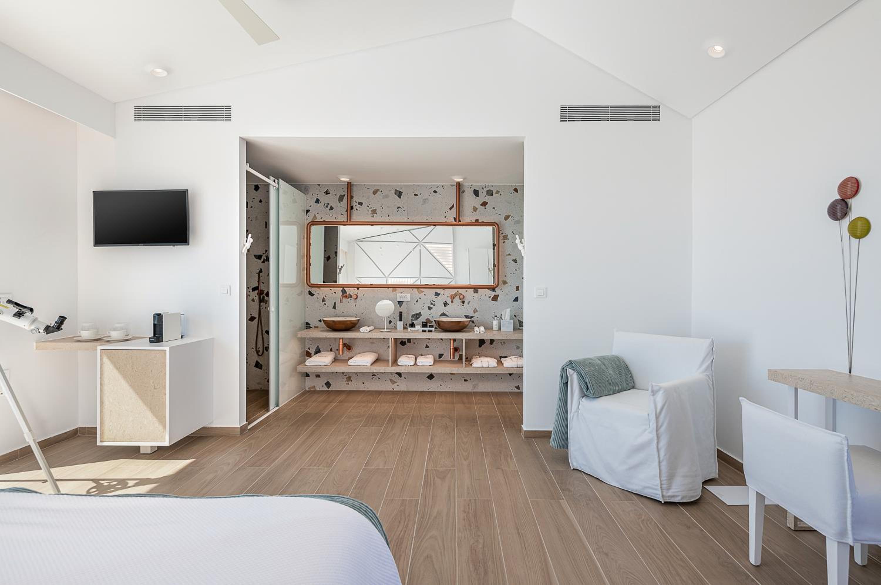 Ambassador Room with Sea View and Private Pool - Photo 37