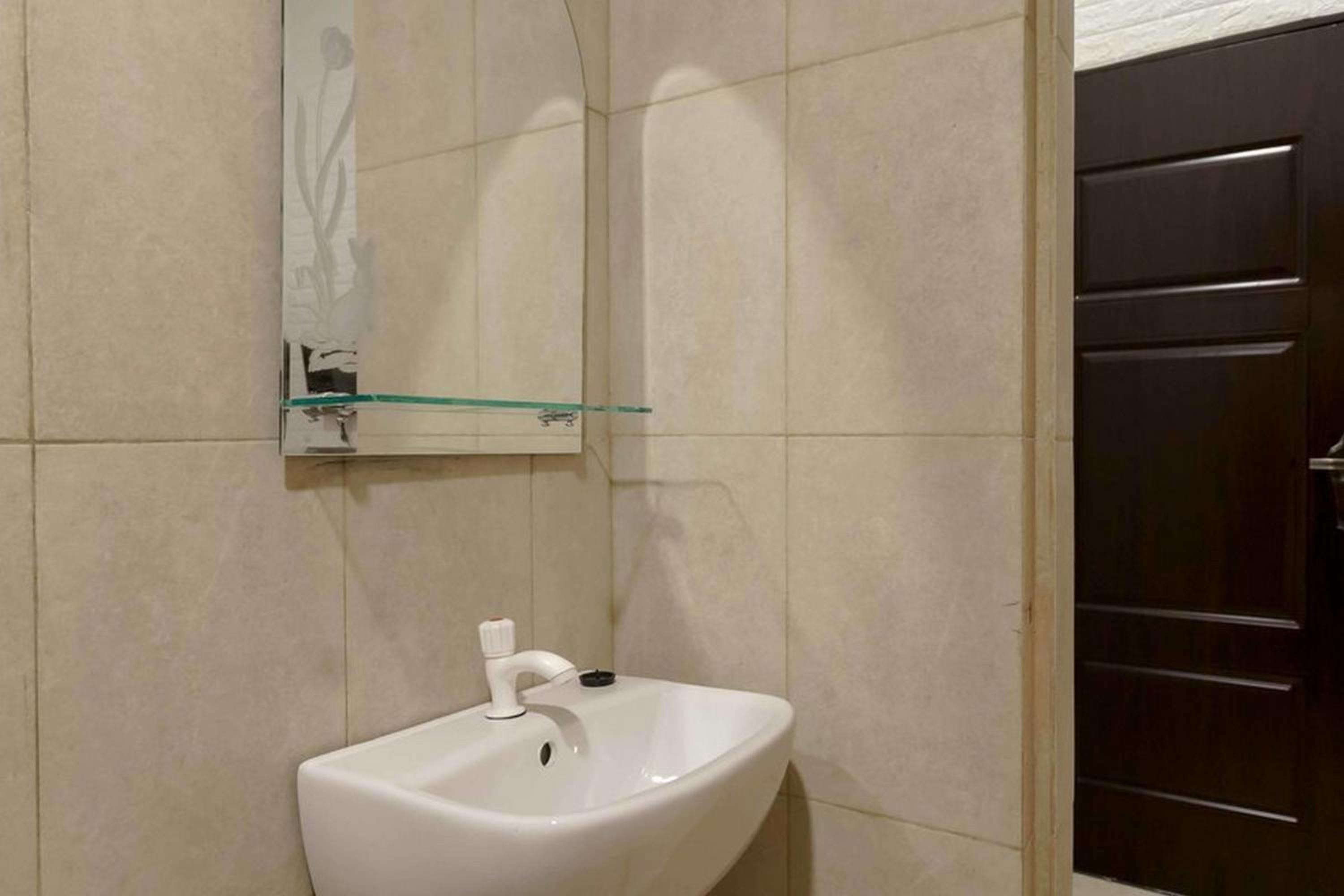Double Room - Photo 7