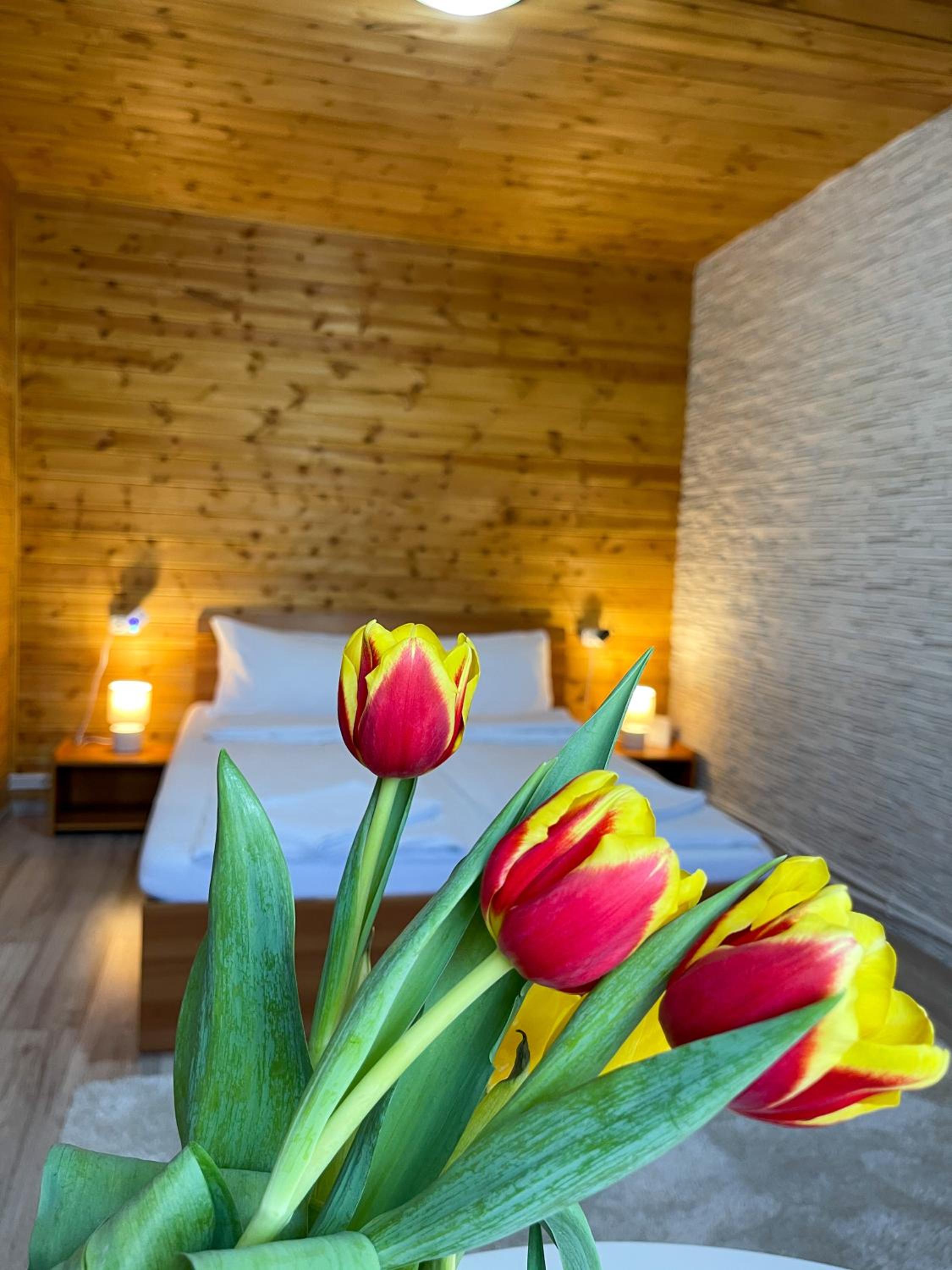 Deluxe King Room - Photo 1