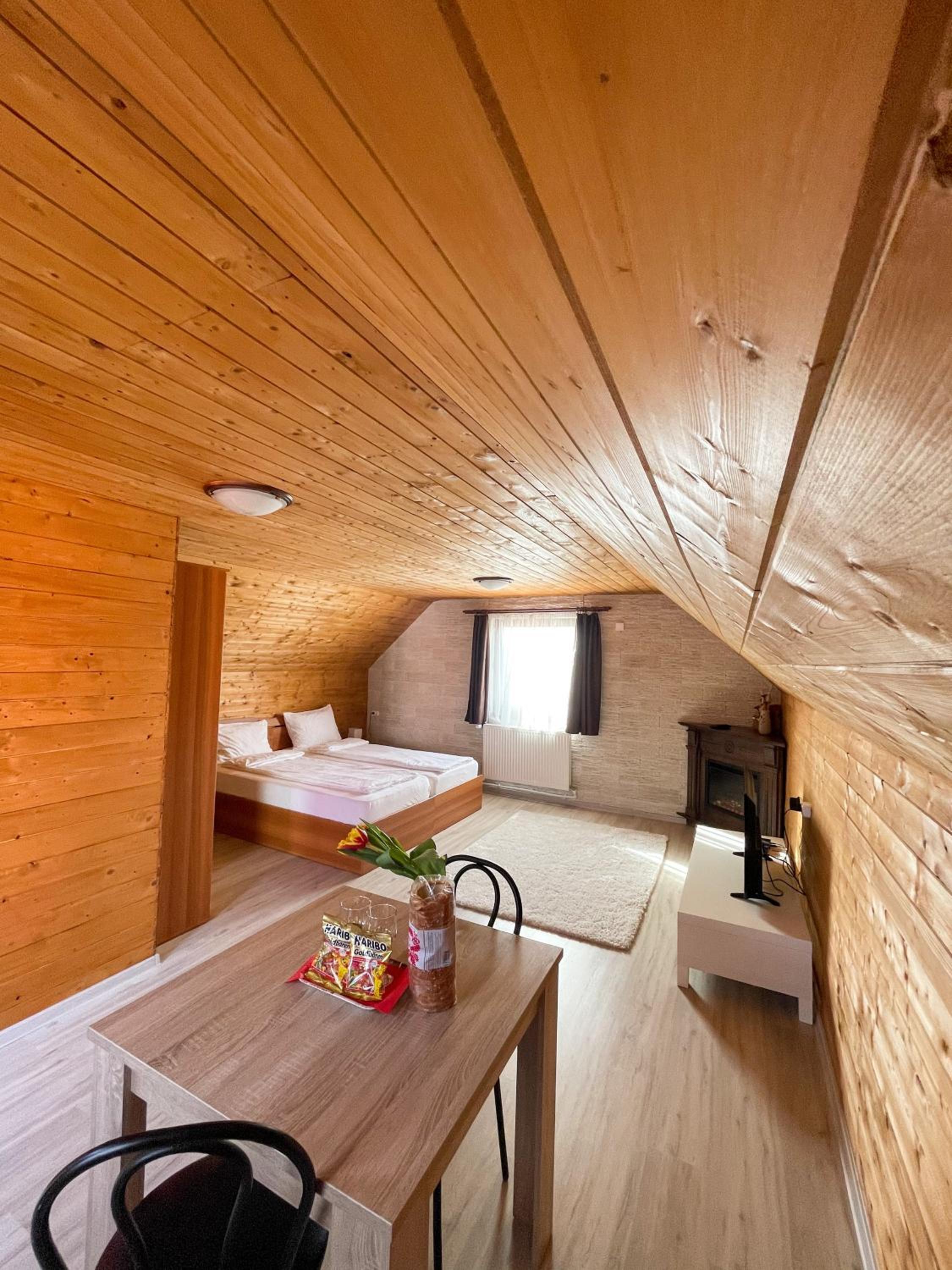 Deluxe Twin Room - Photo 1