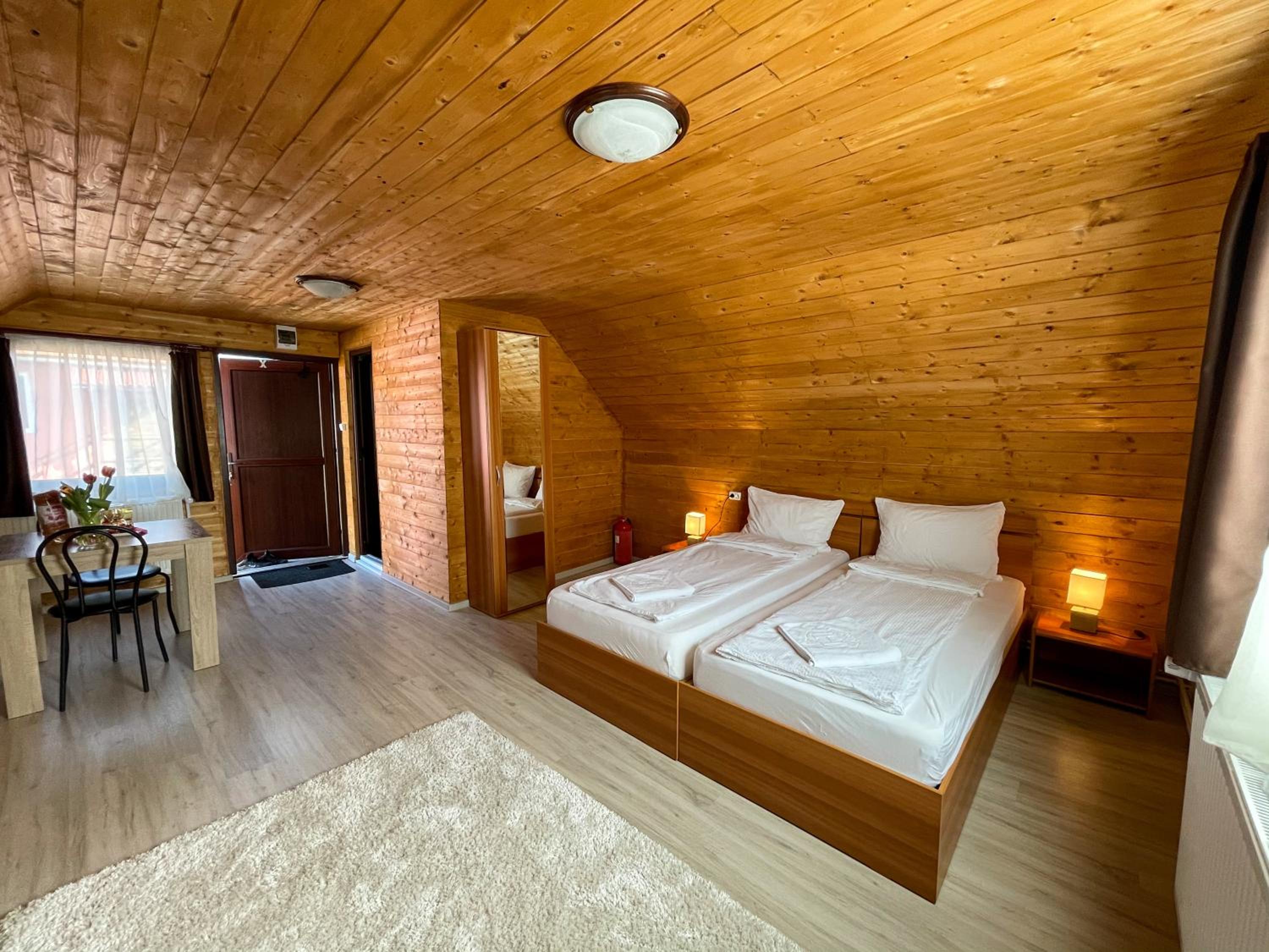 Deluxe Twin Room - Photo 4