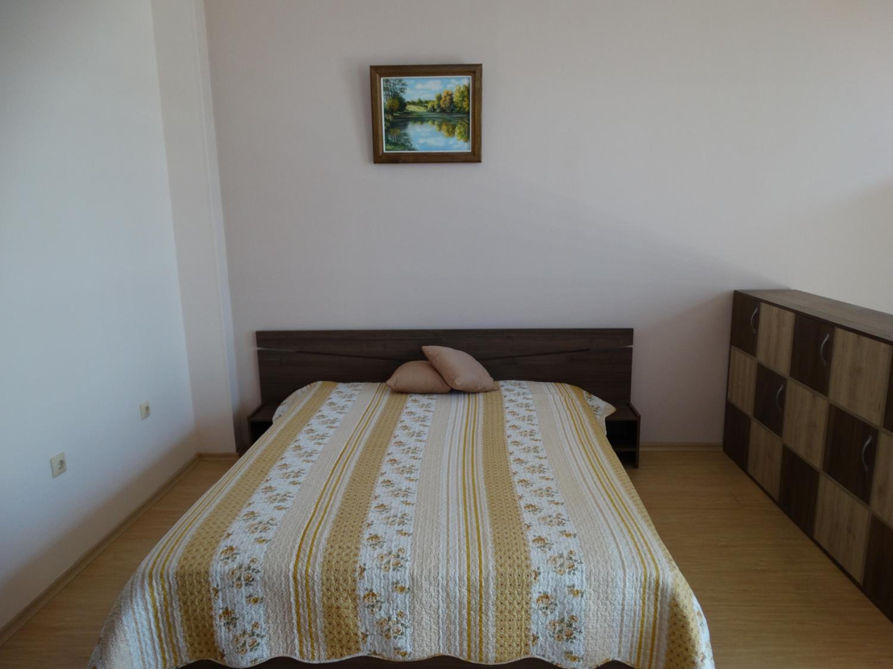 Studio with Balcony and Park View photo 1