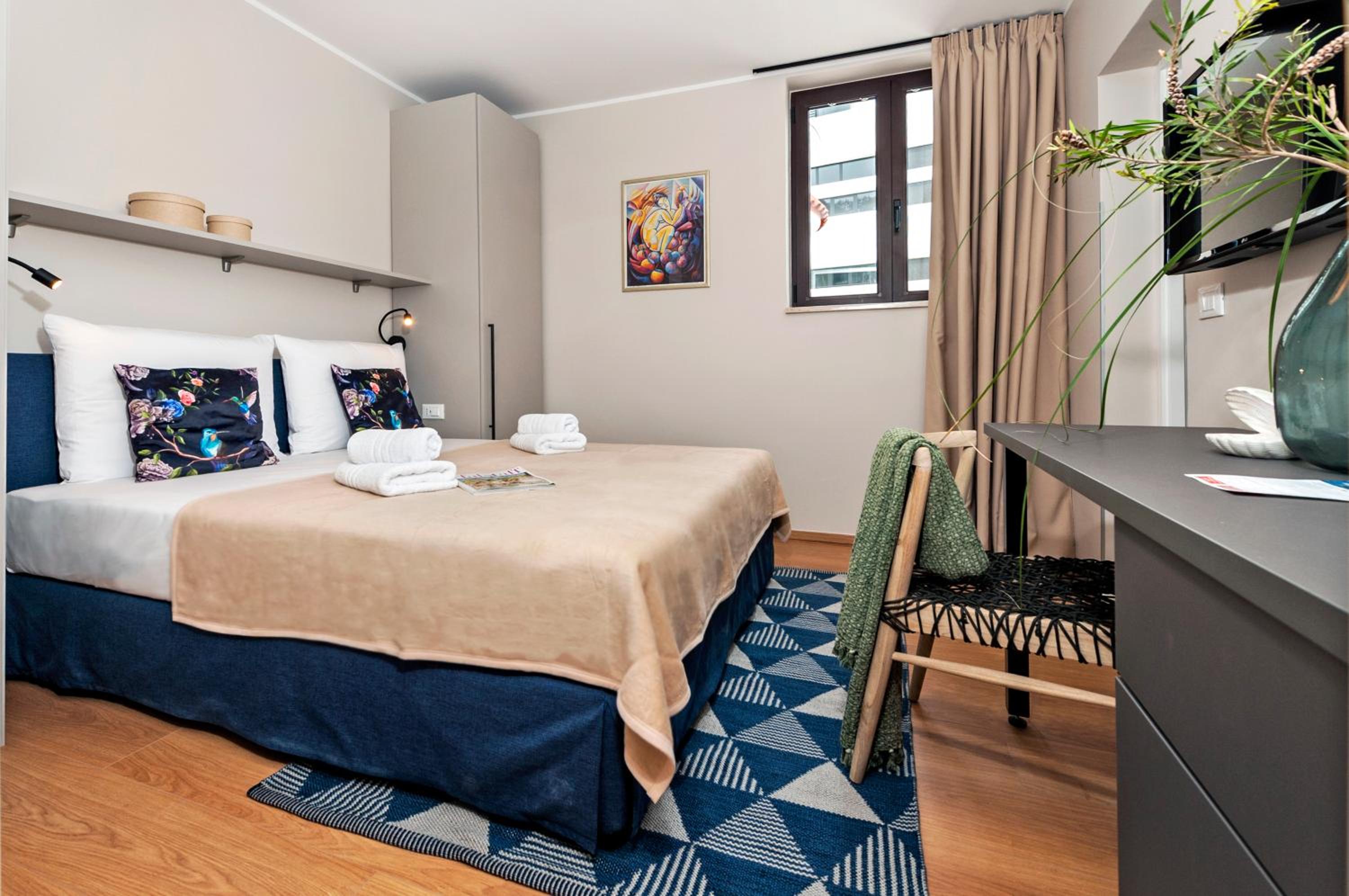Double or Twin Room - Photo 11