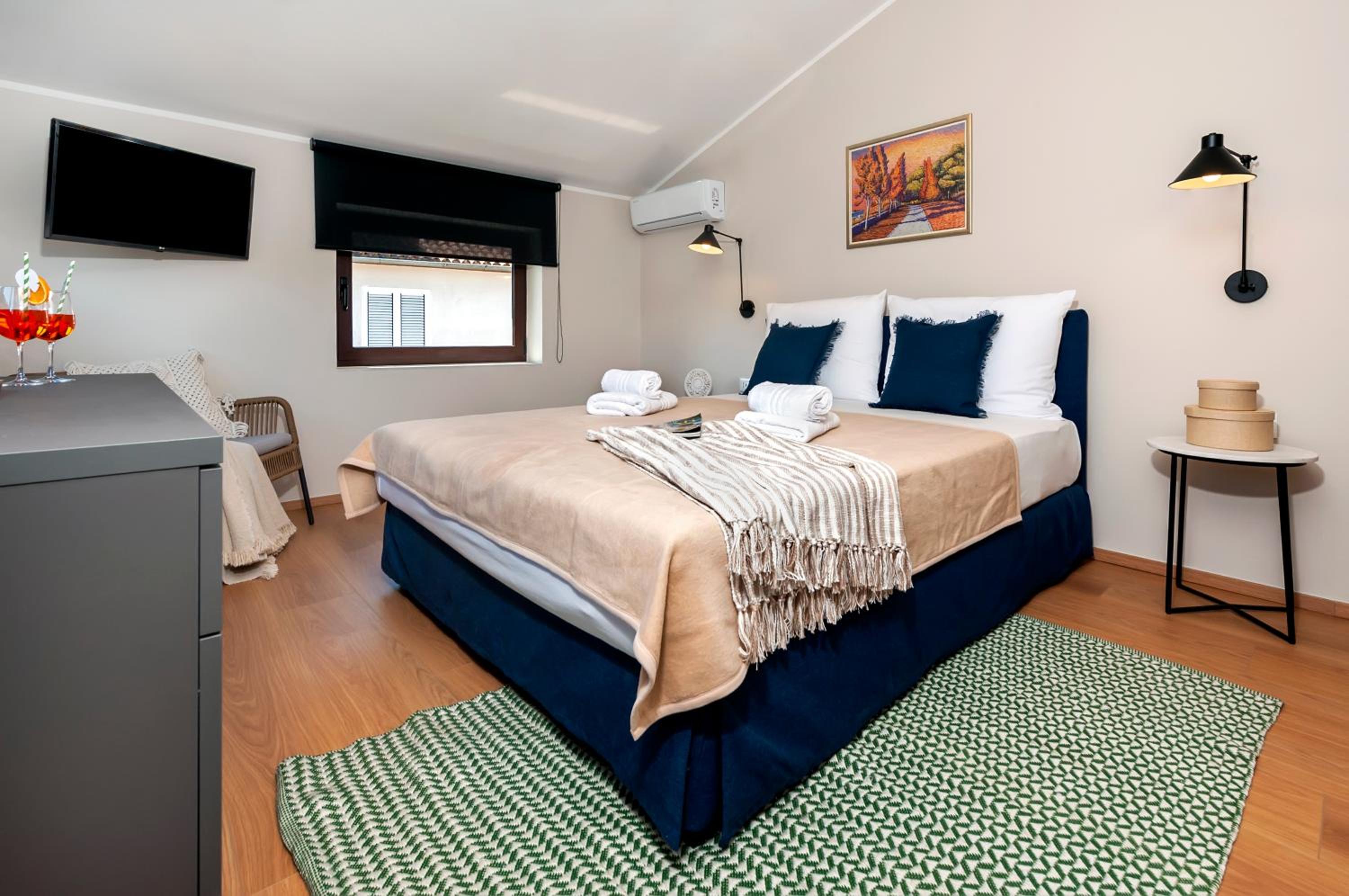 Double or Twin Room - Photo 20
