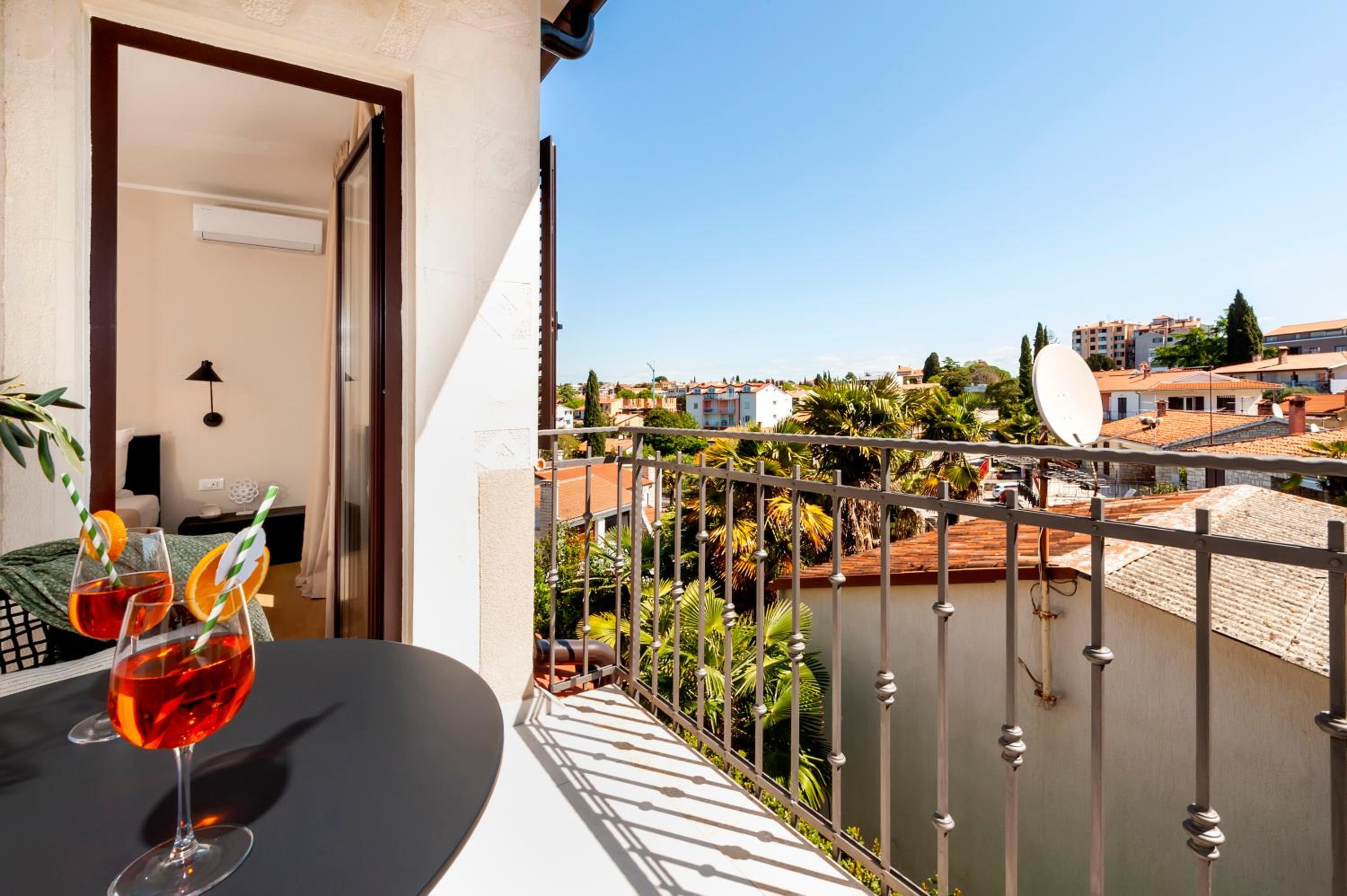 Standard Double Room with Balcony - Photo 20