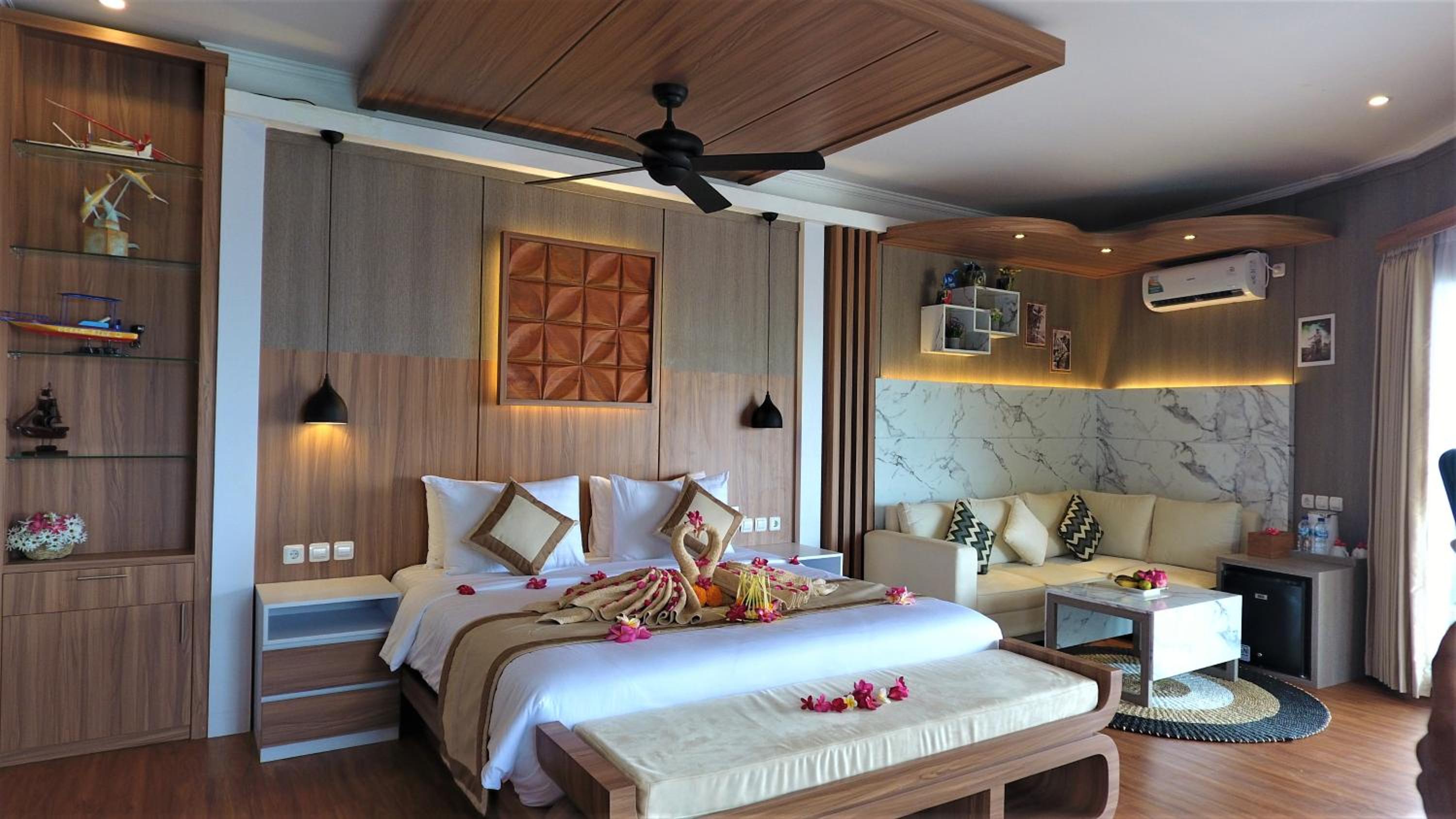 Executive Suite - Photo 38