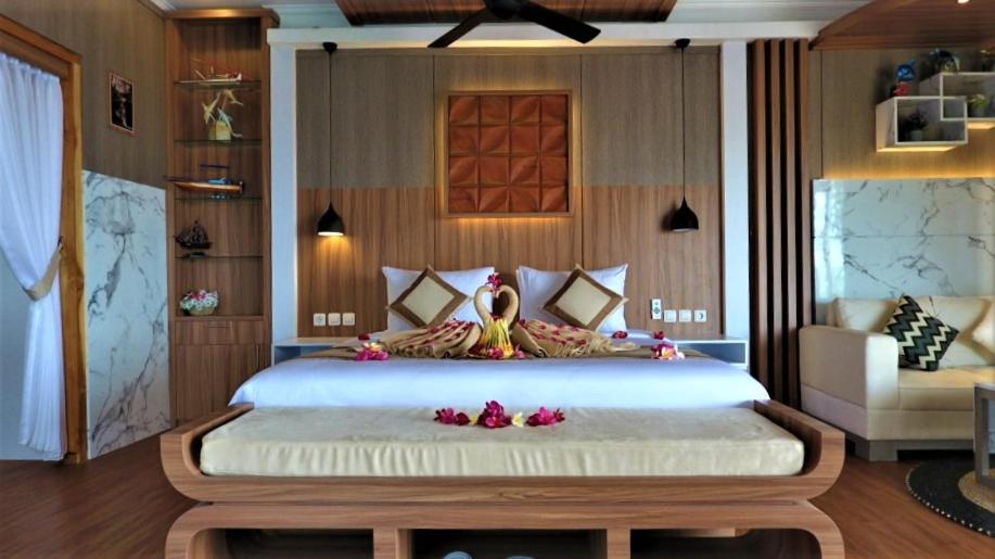Executive Suite - Photo 34