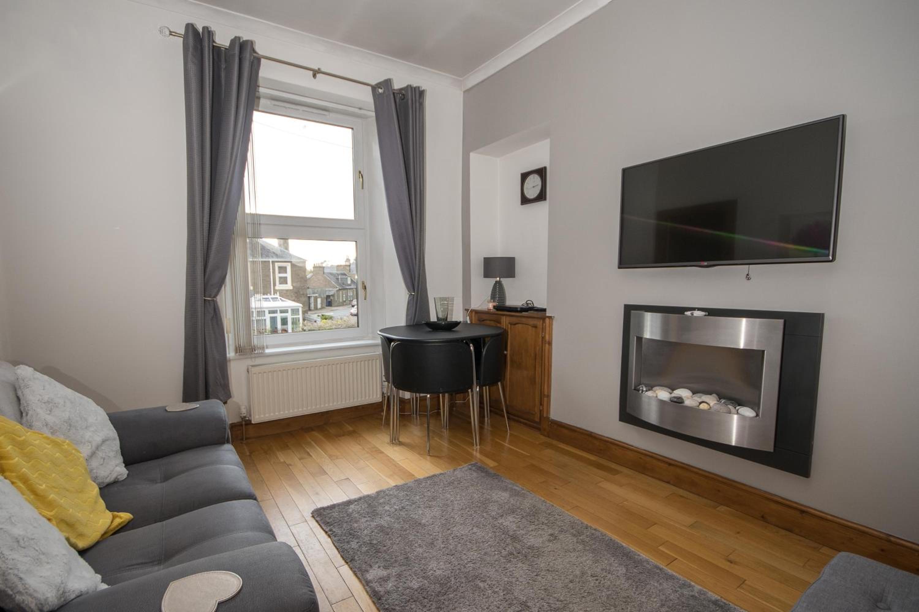 Apartment photo 1