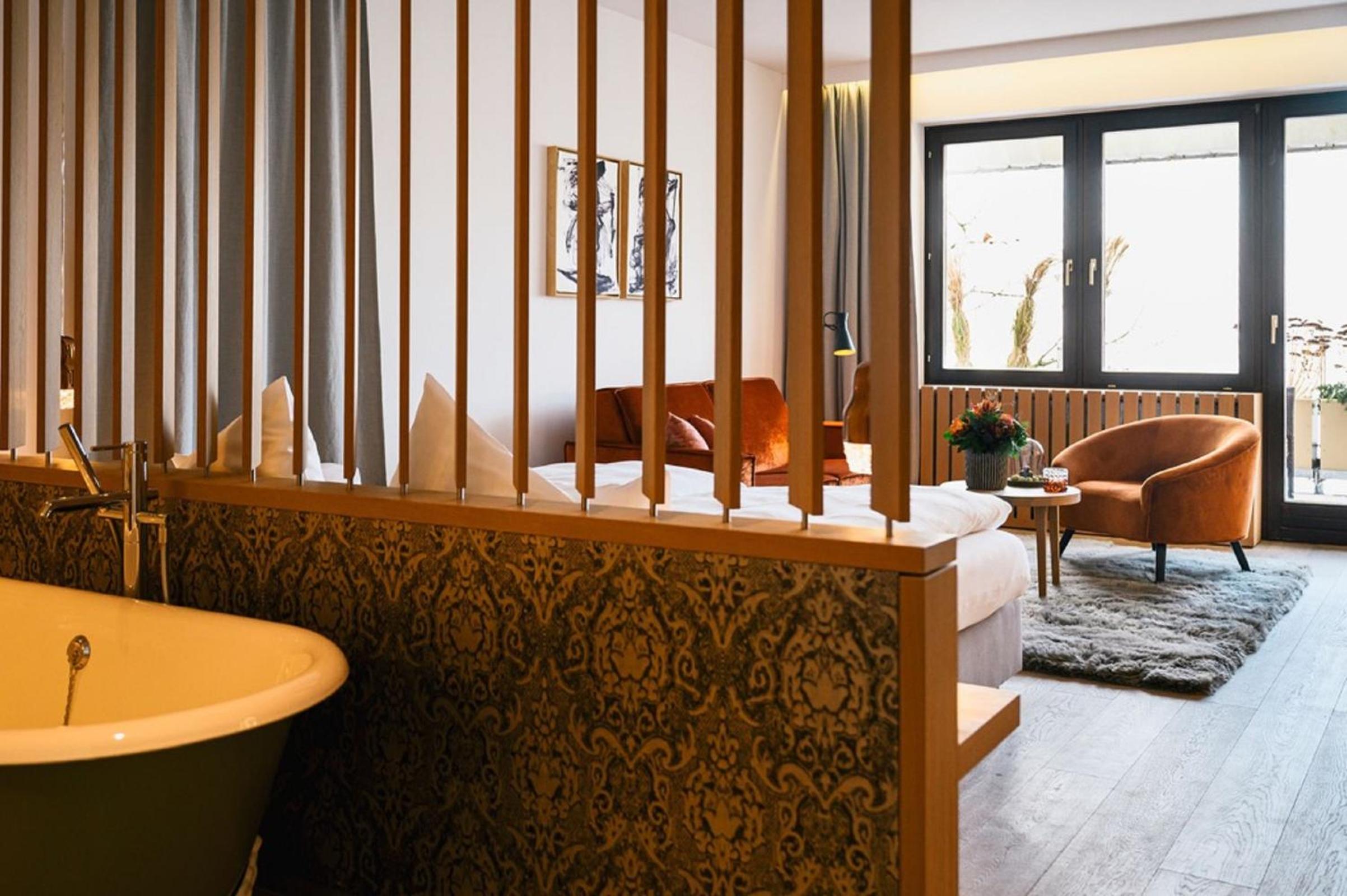 Standard Suite - Photo 1