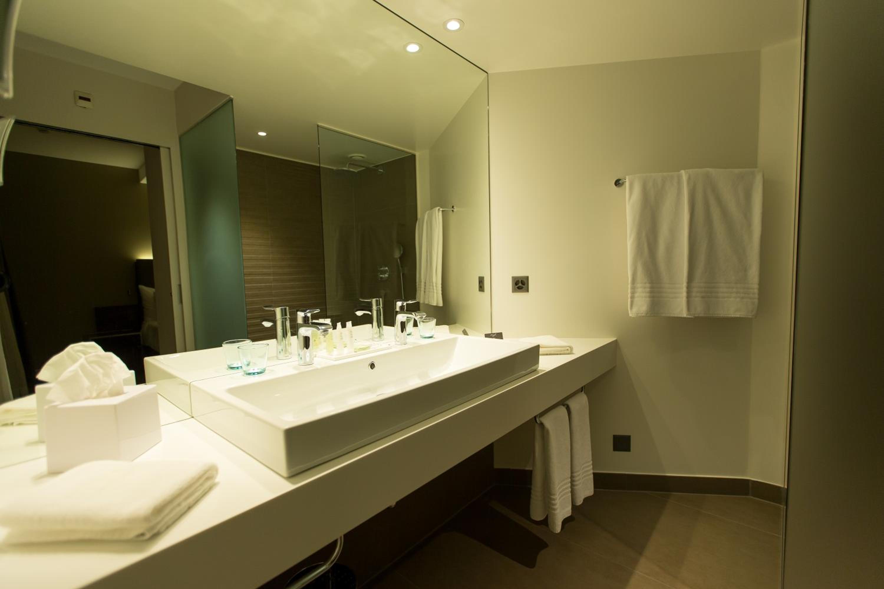 Suite - Photo 7