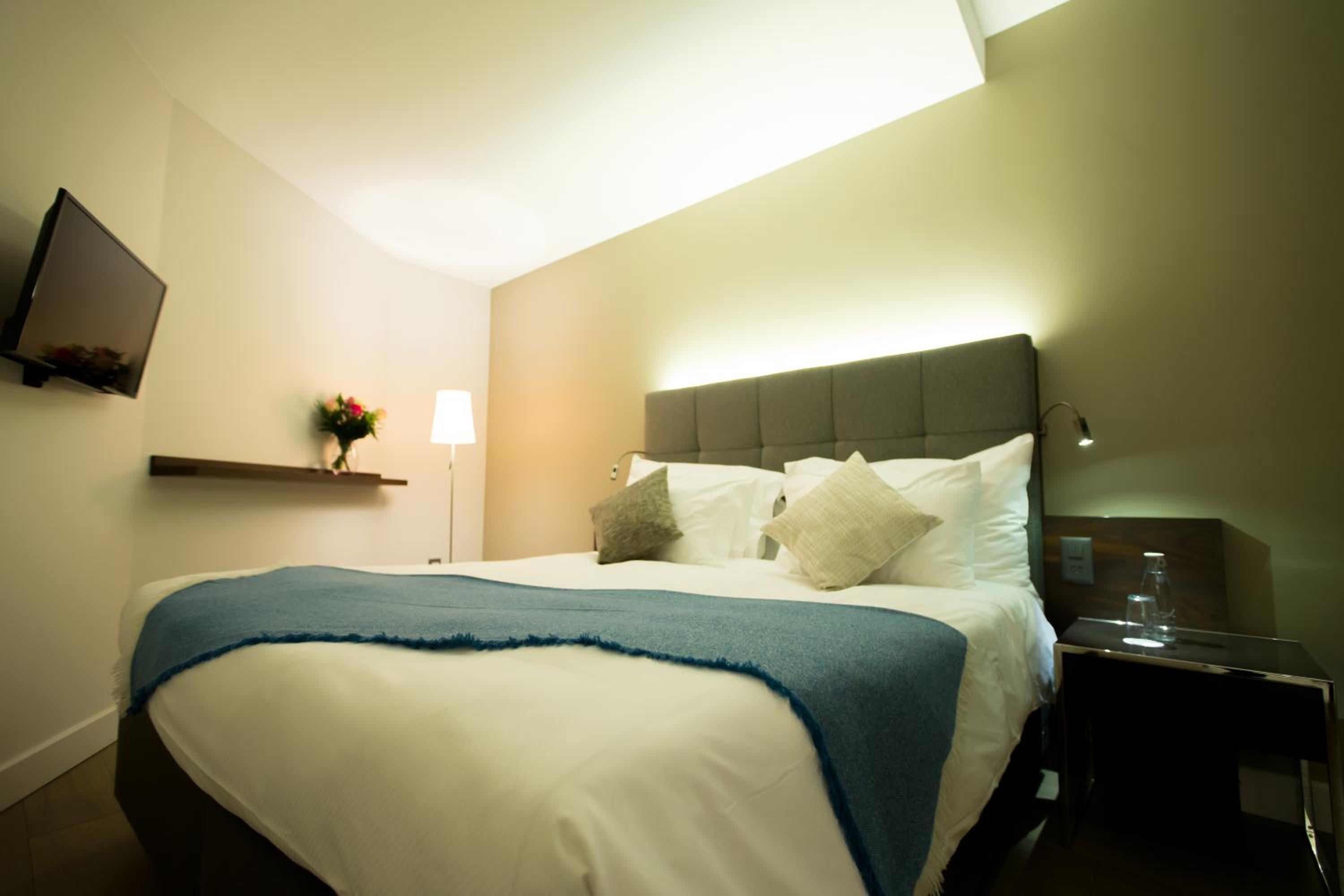 Suite - Photo 5