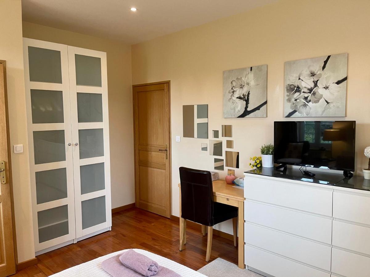 Double Room with Garden View and Private Bathroom photo 2
