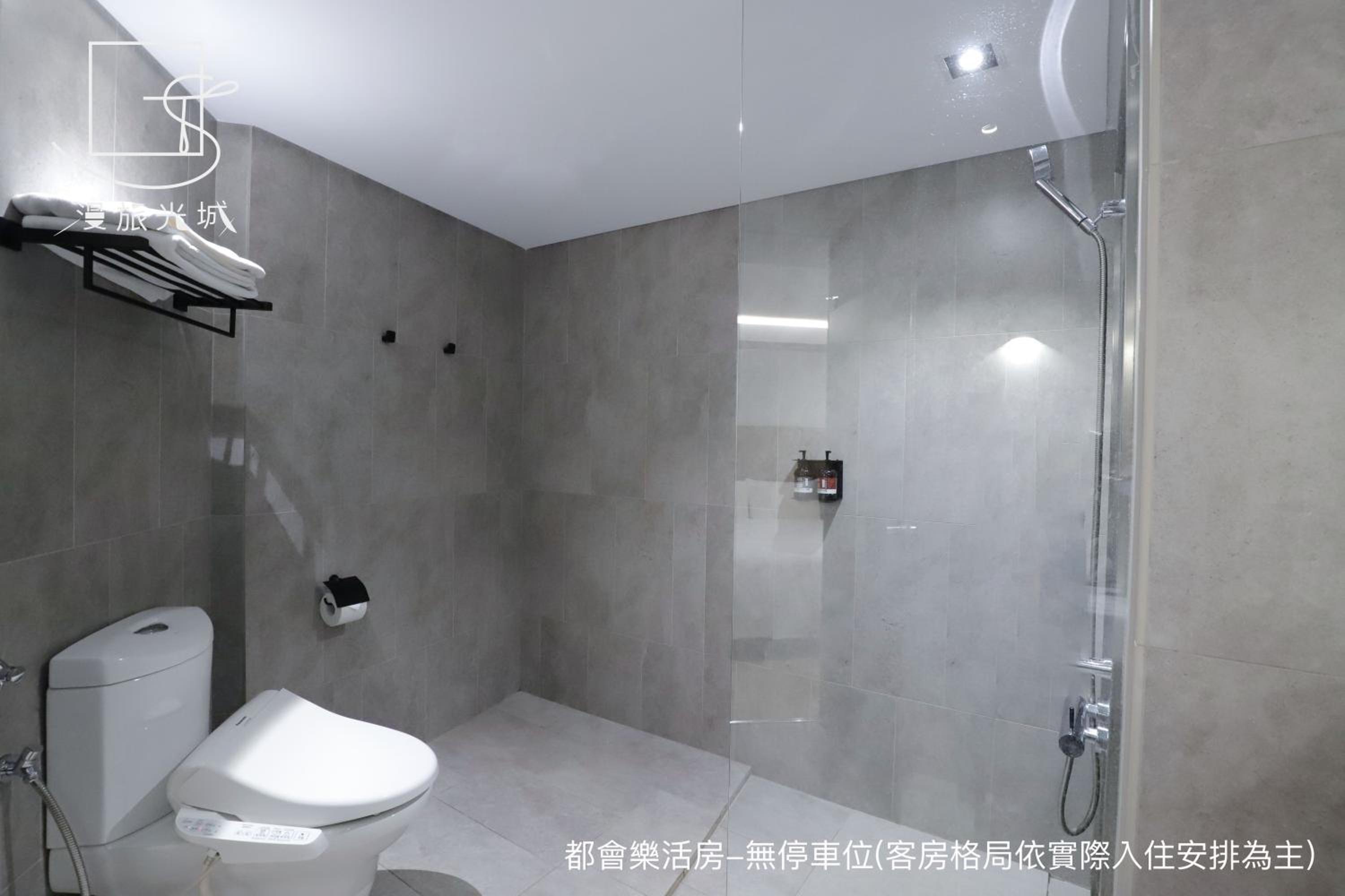 Standard Double Room - Photo 5