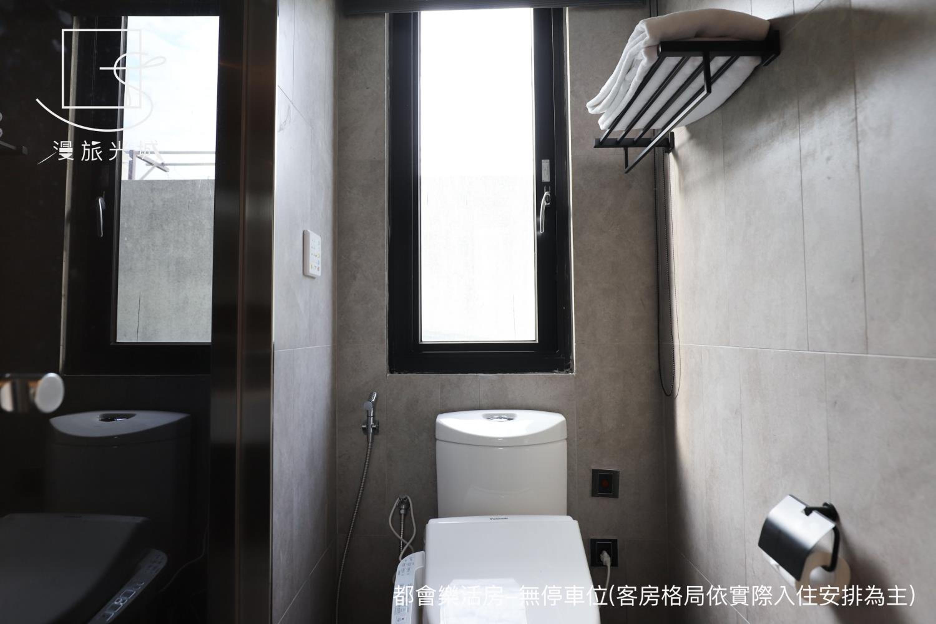 Standard Double Room - Photo 18