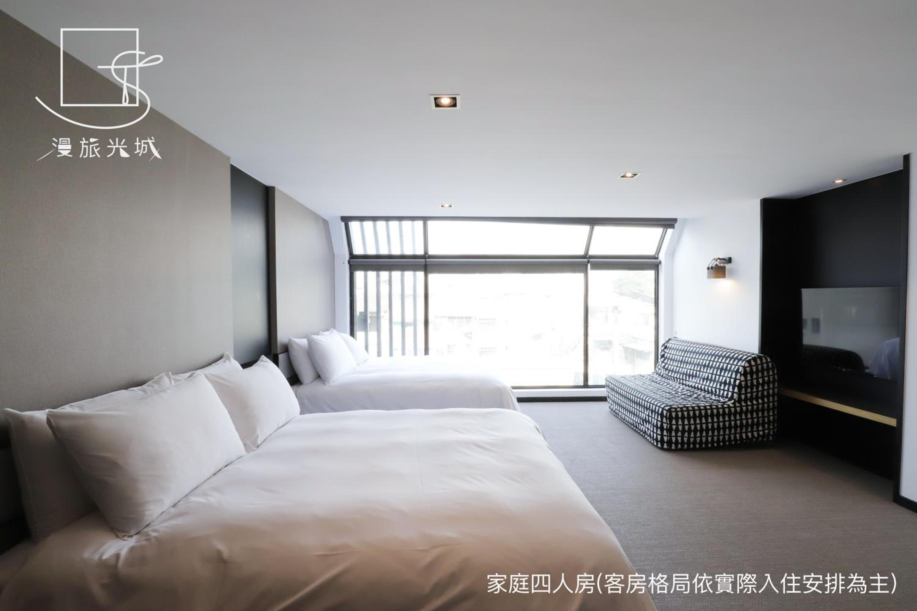 Deluxe Quadruple Room - Photo 2