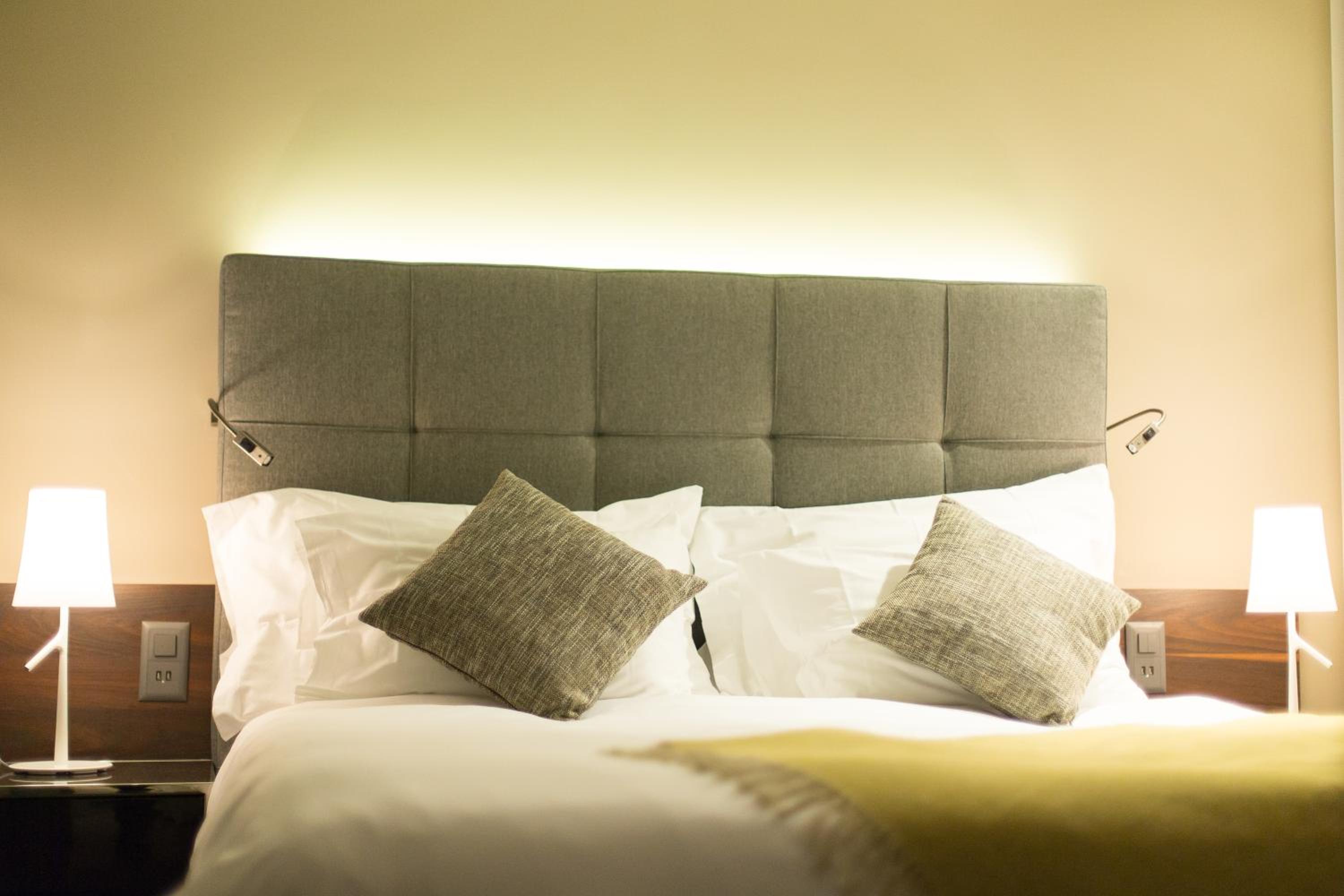 Deluxe Double or Twin Room - Photo 9