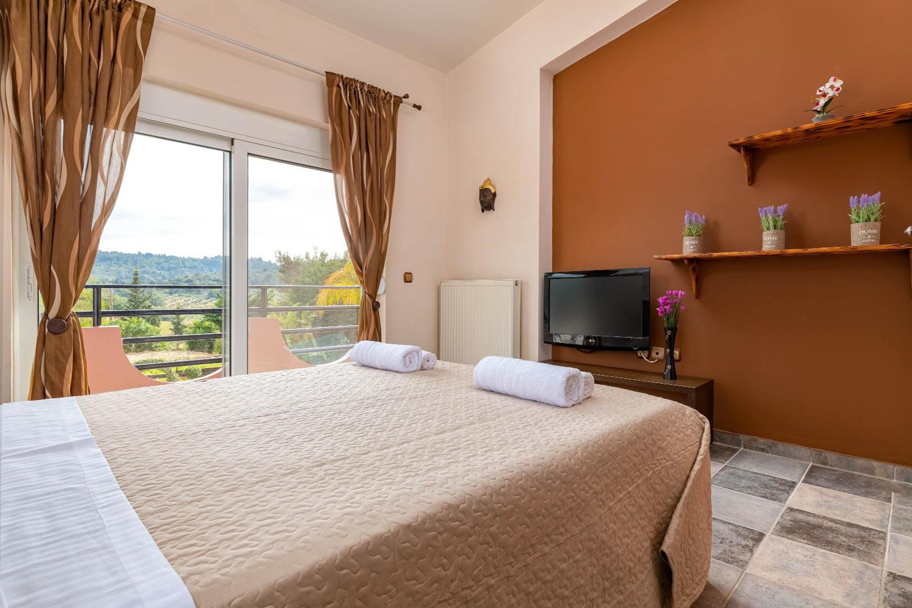 Three-Bedroom Villa photo 1