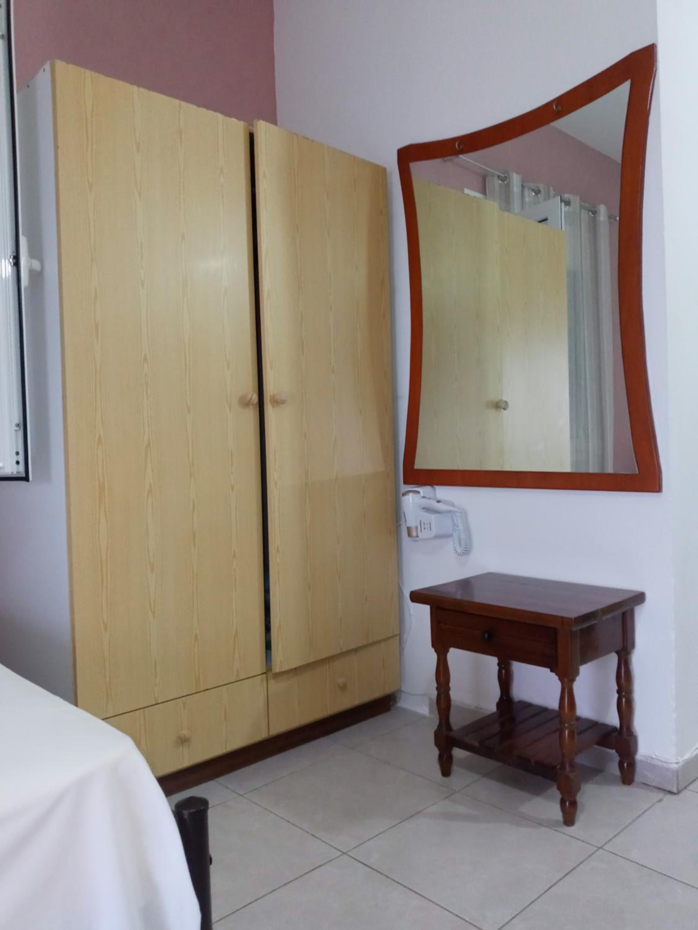 Standard Triple Room with Sea View - Photo 19