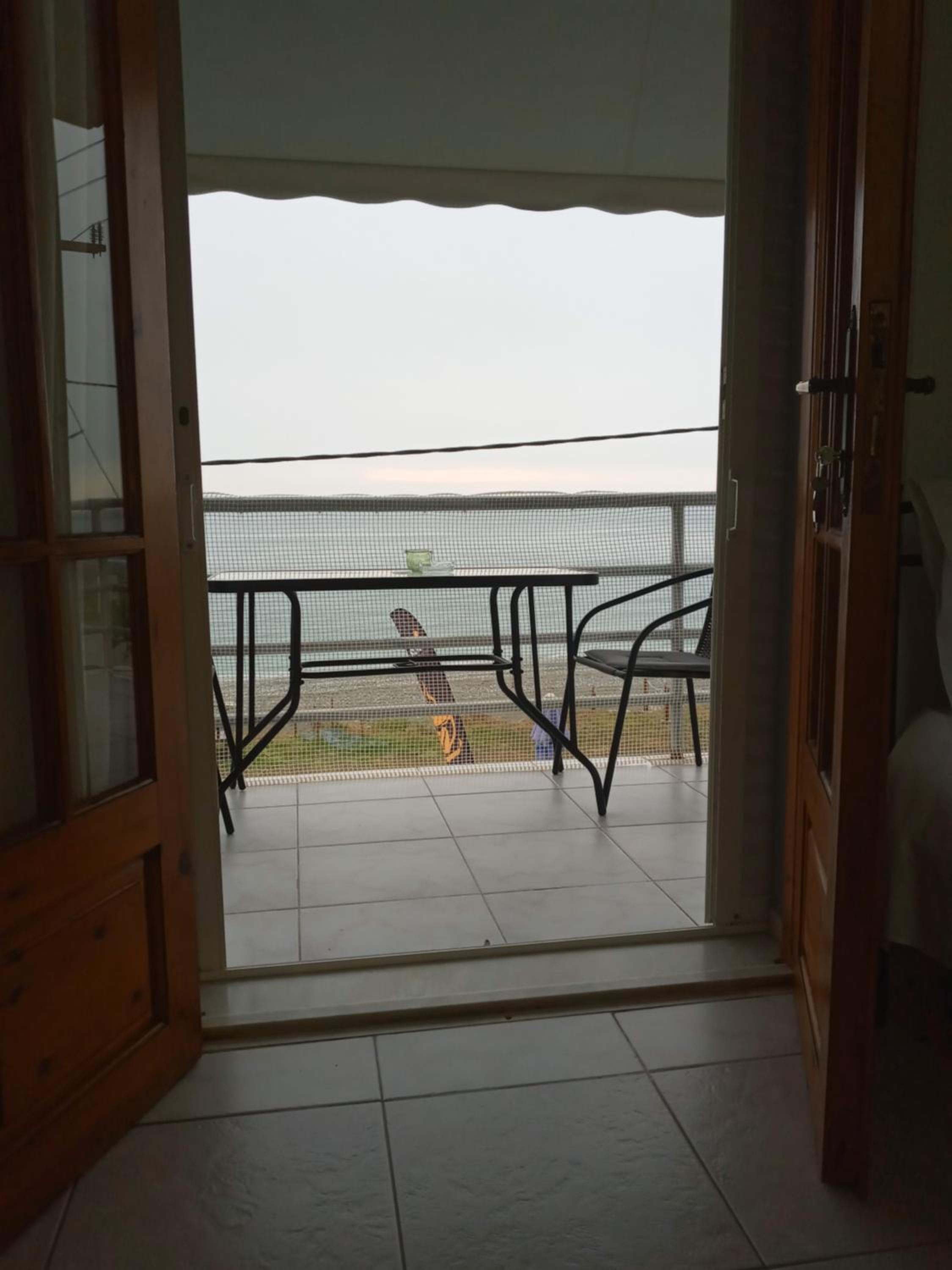 Standard Triple Room with Sea View - Photo 21