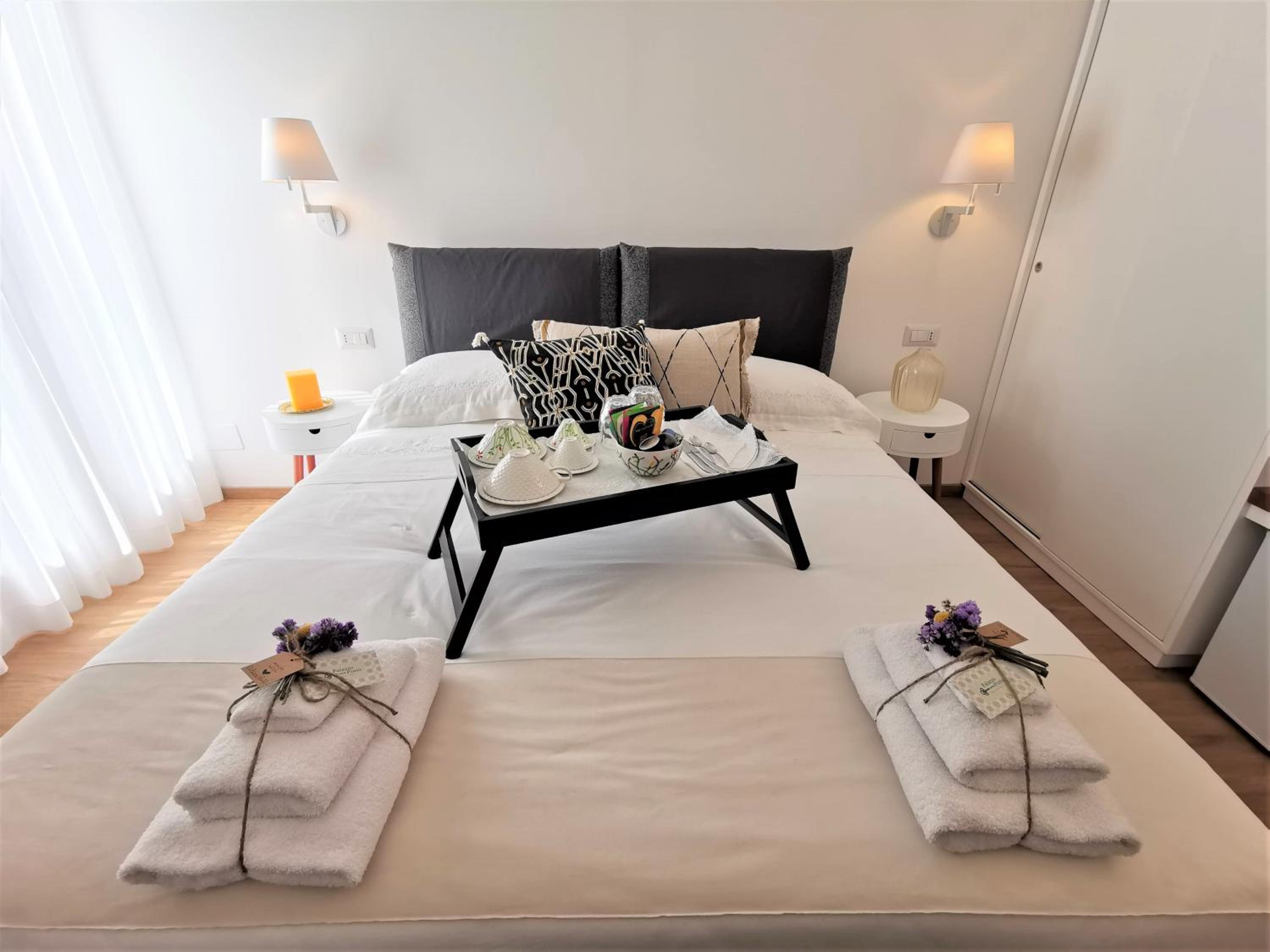 Double Room with Balcony - Photo 2