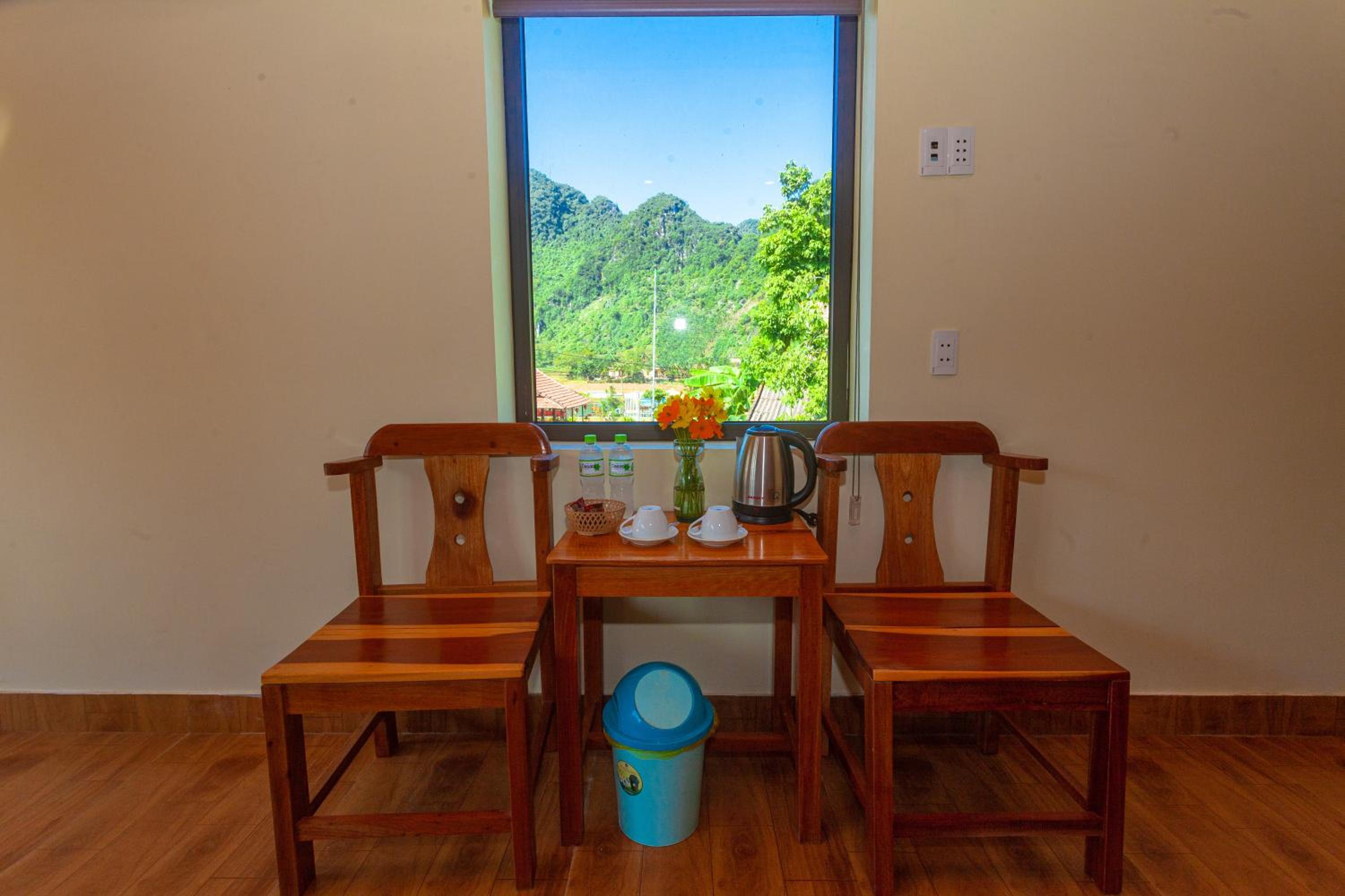 Family Room with Mountain View