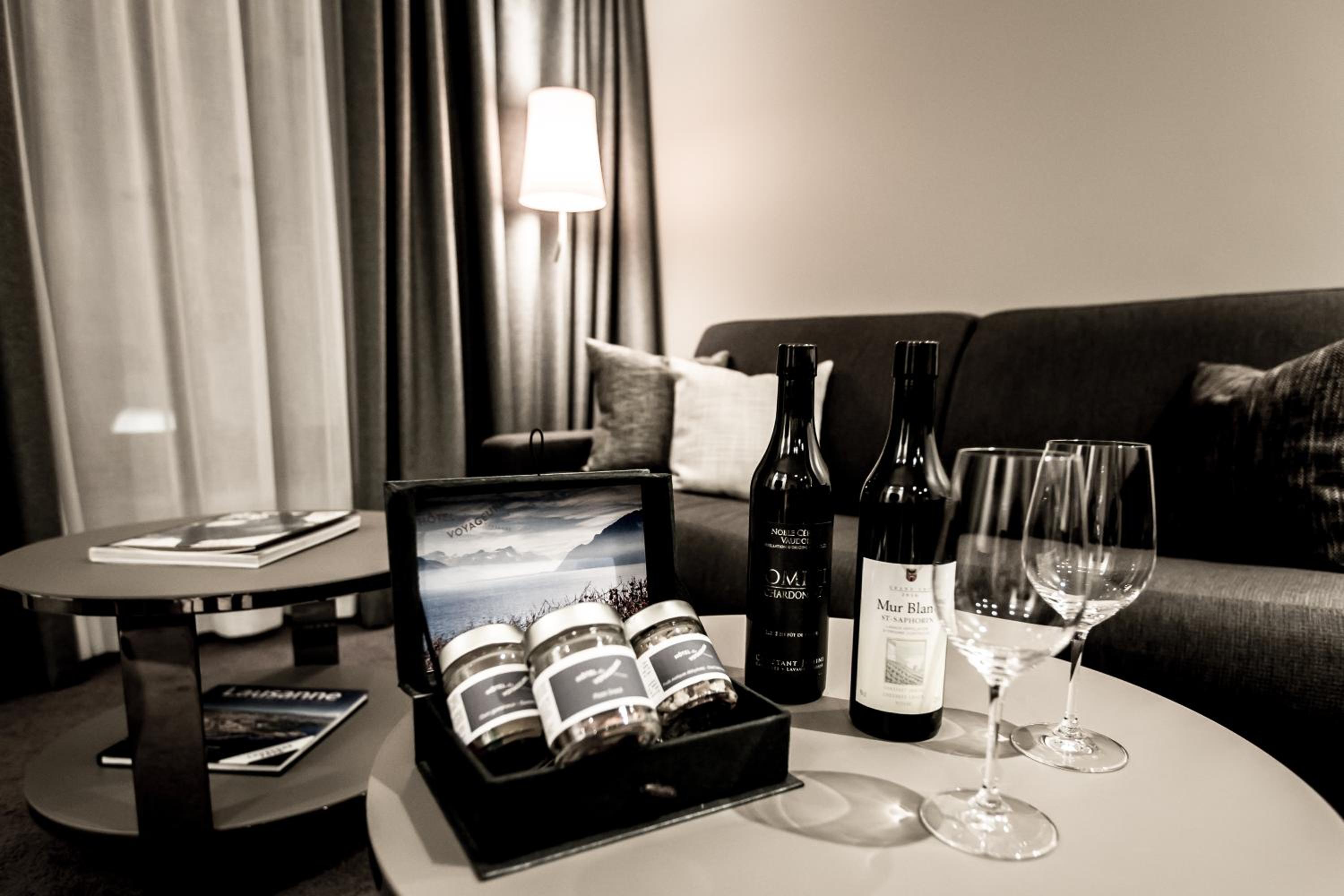 Suite - Photo 10