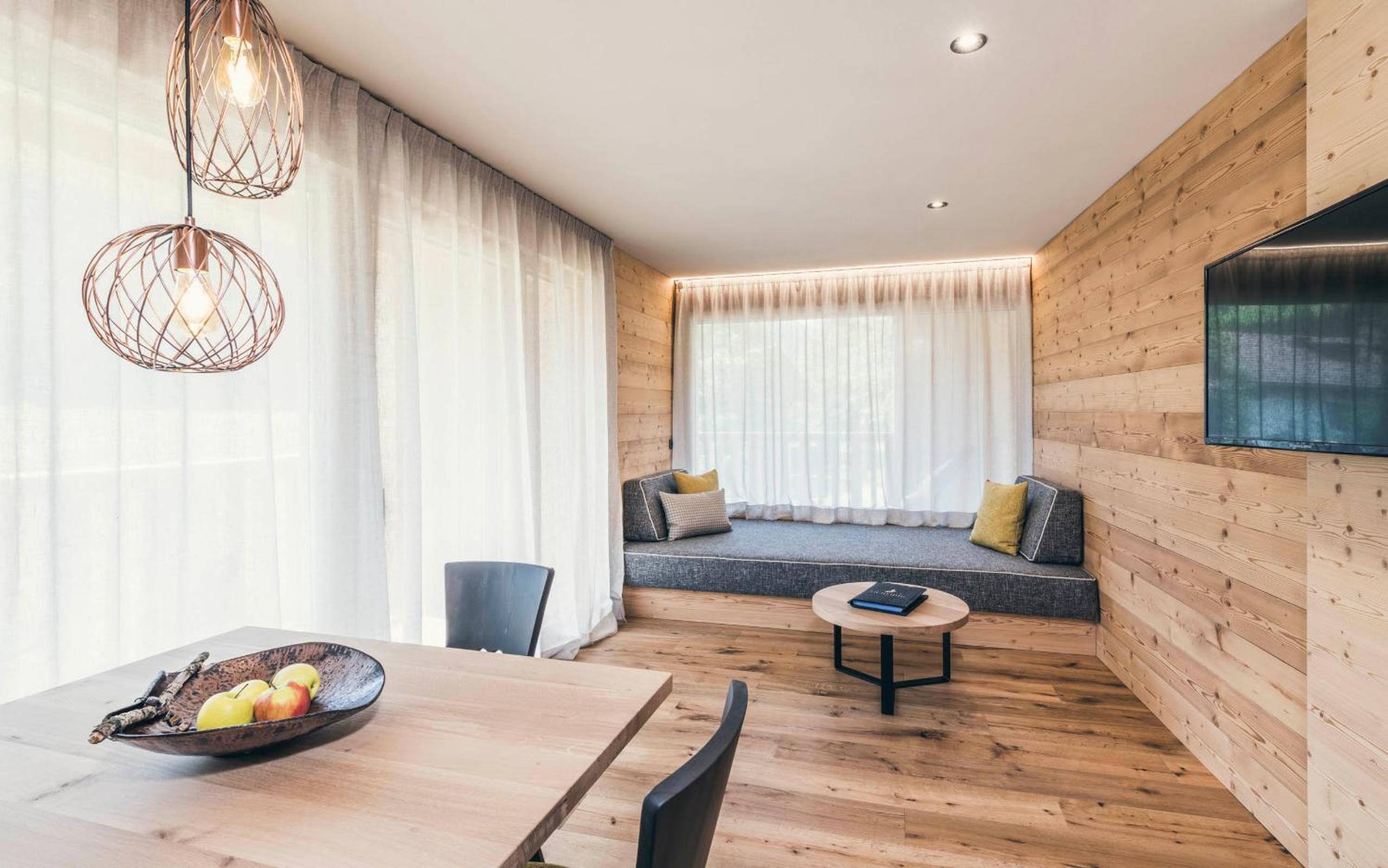 Two-Bedroom Deluxe Apartment with Garden View