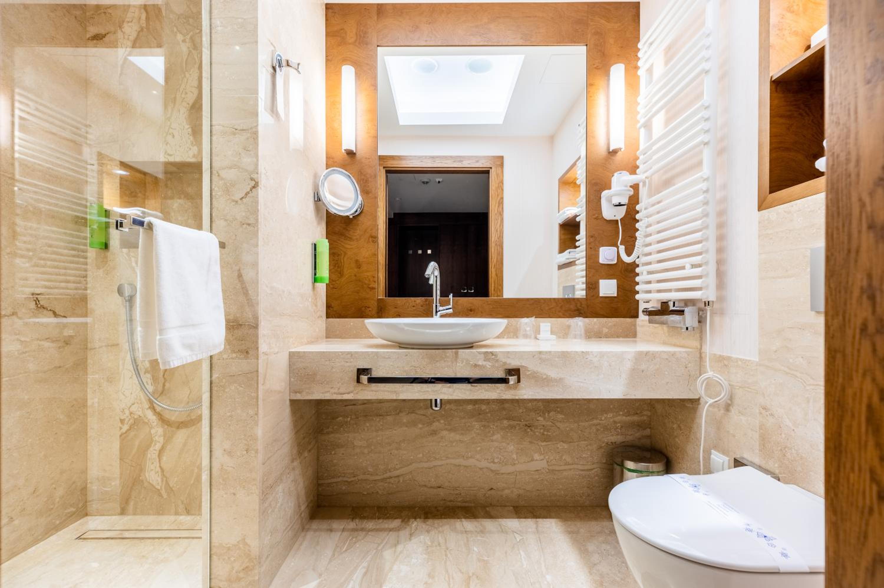 Standard Double or Twin Room photo 3