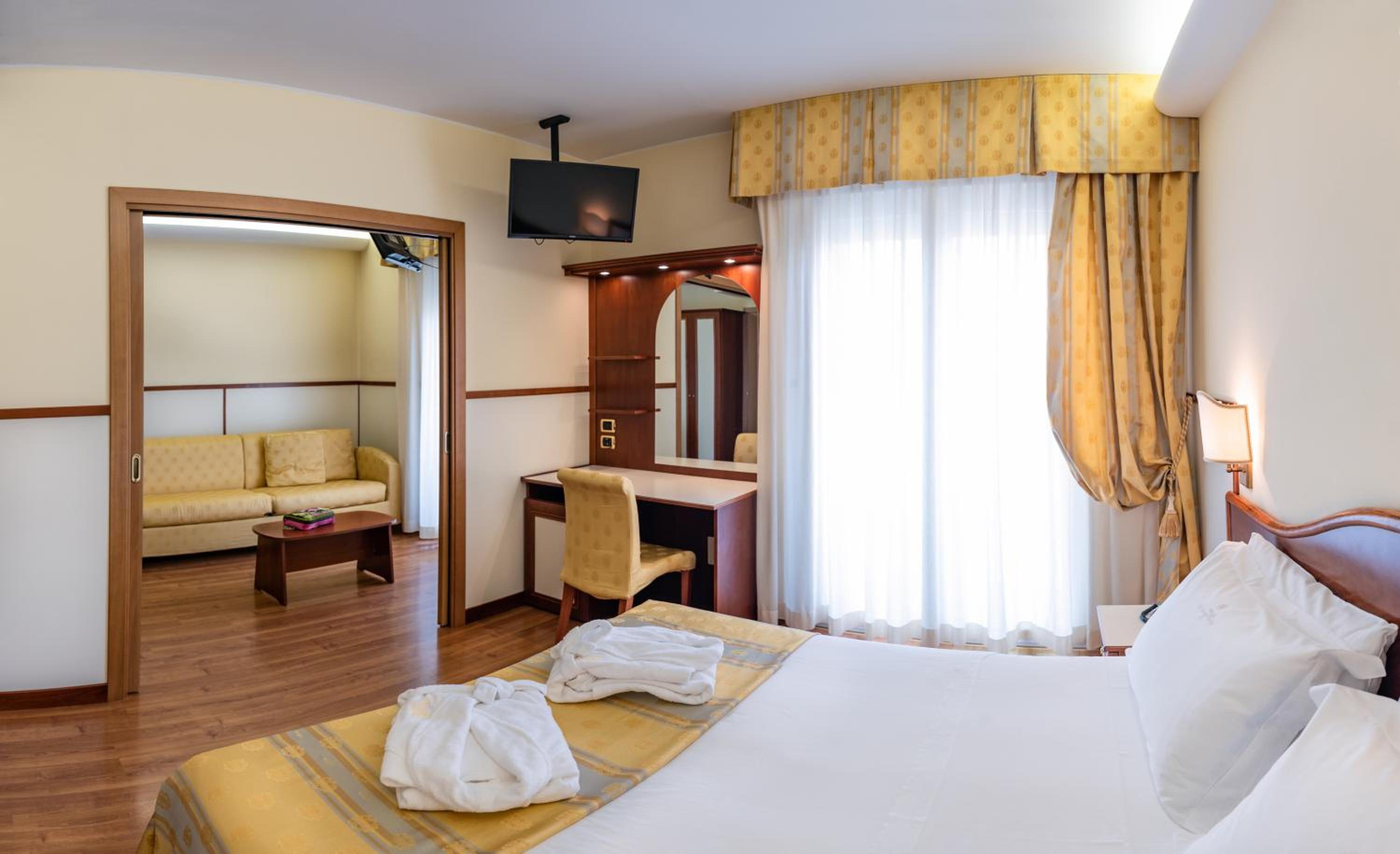Suite with Lateral Sea view - Photo 2