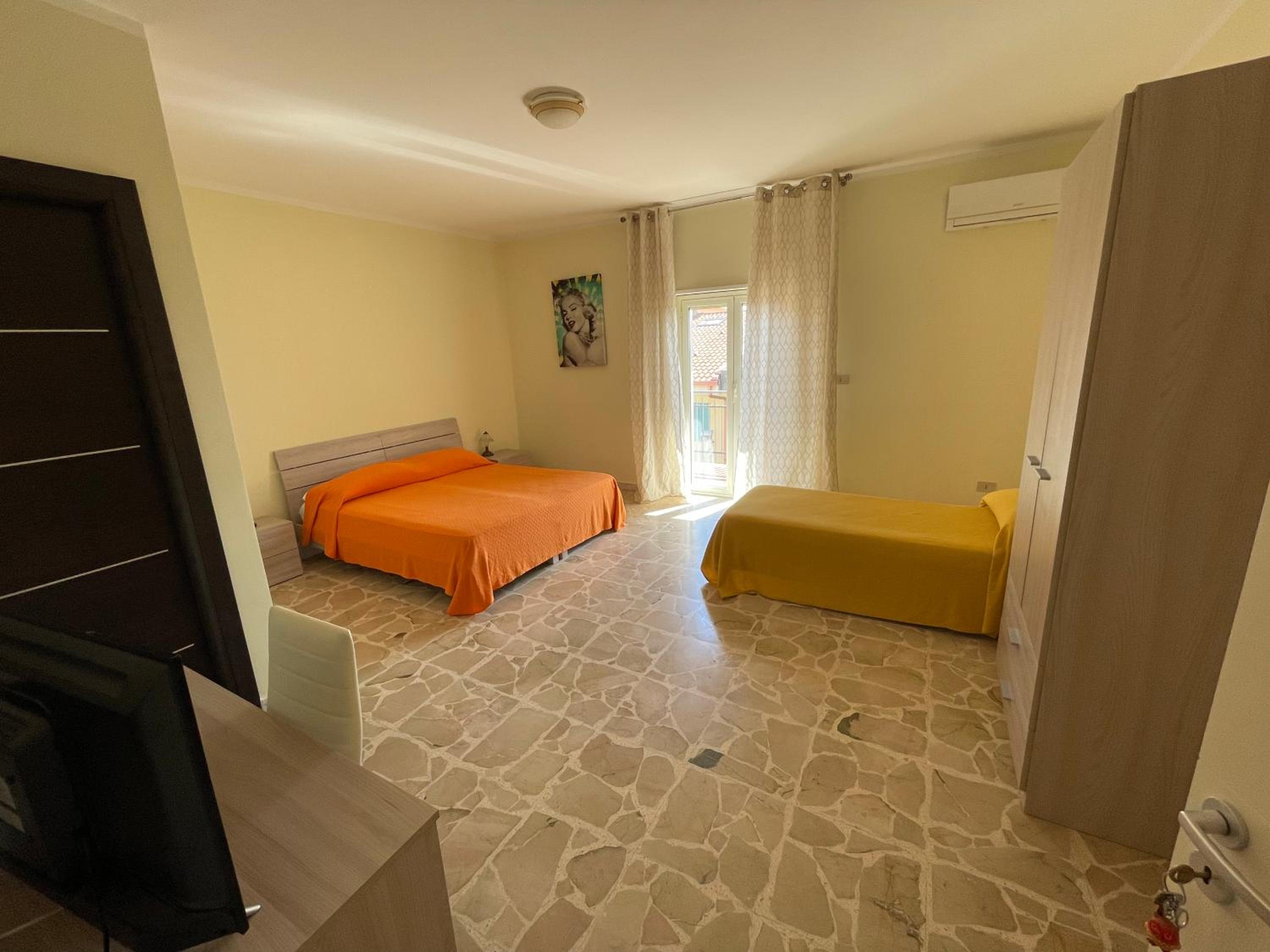 Standard Triple Room With Sea View