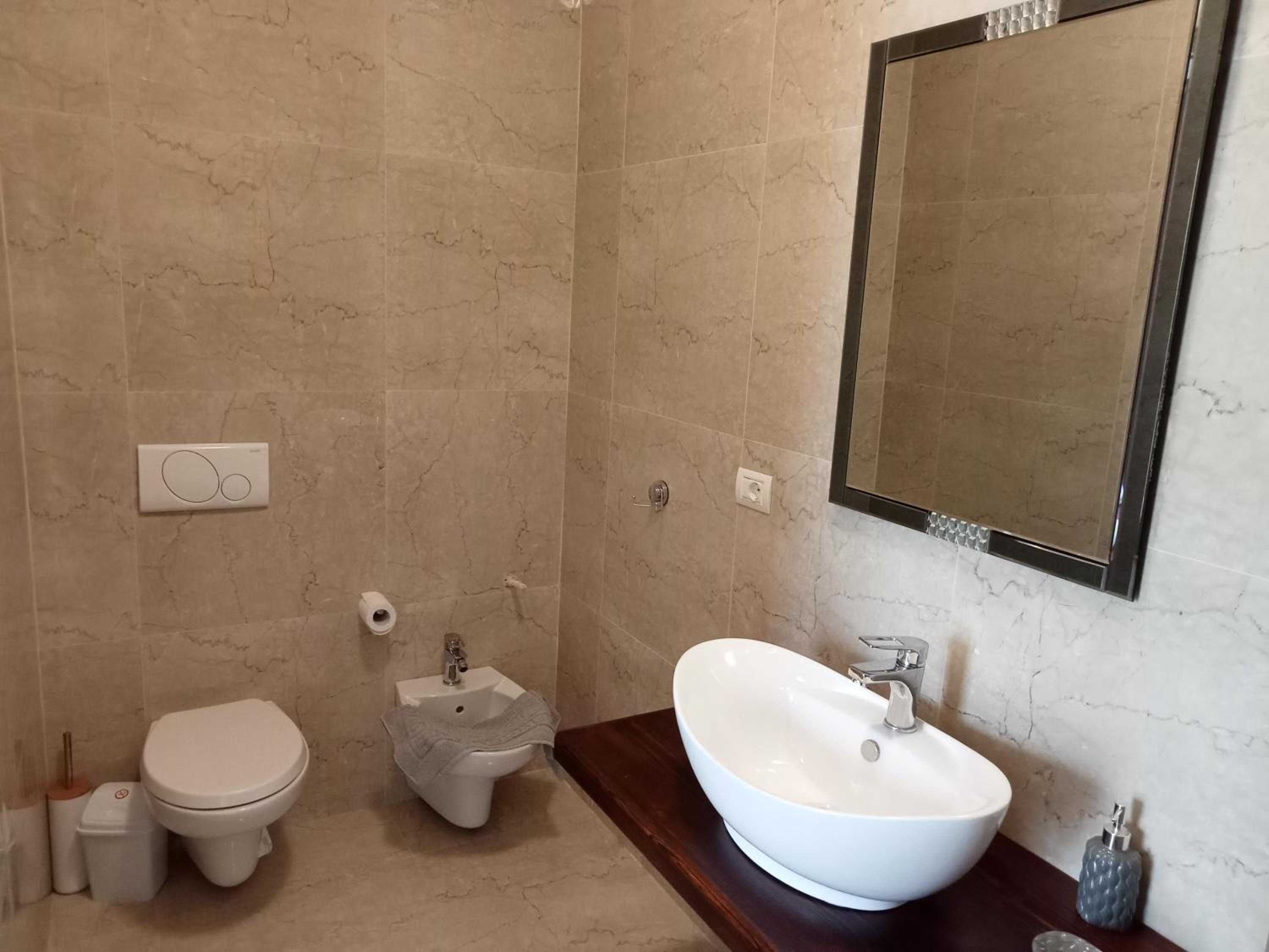 Double Room with Private Bathroom - Photo 5