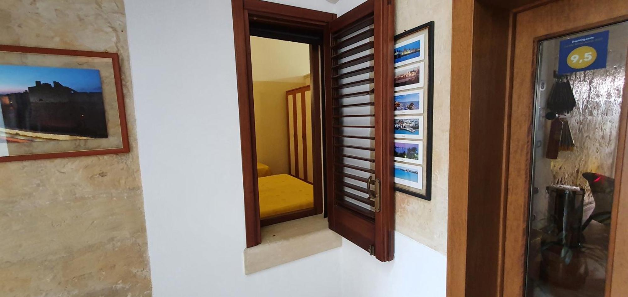 Economy Double Room photo 2
