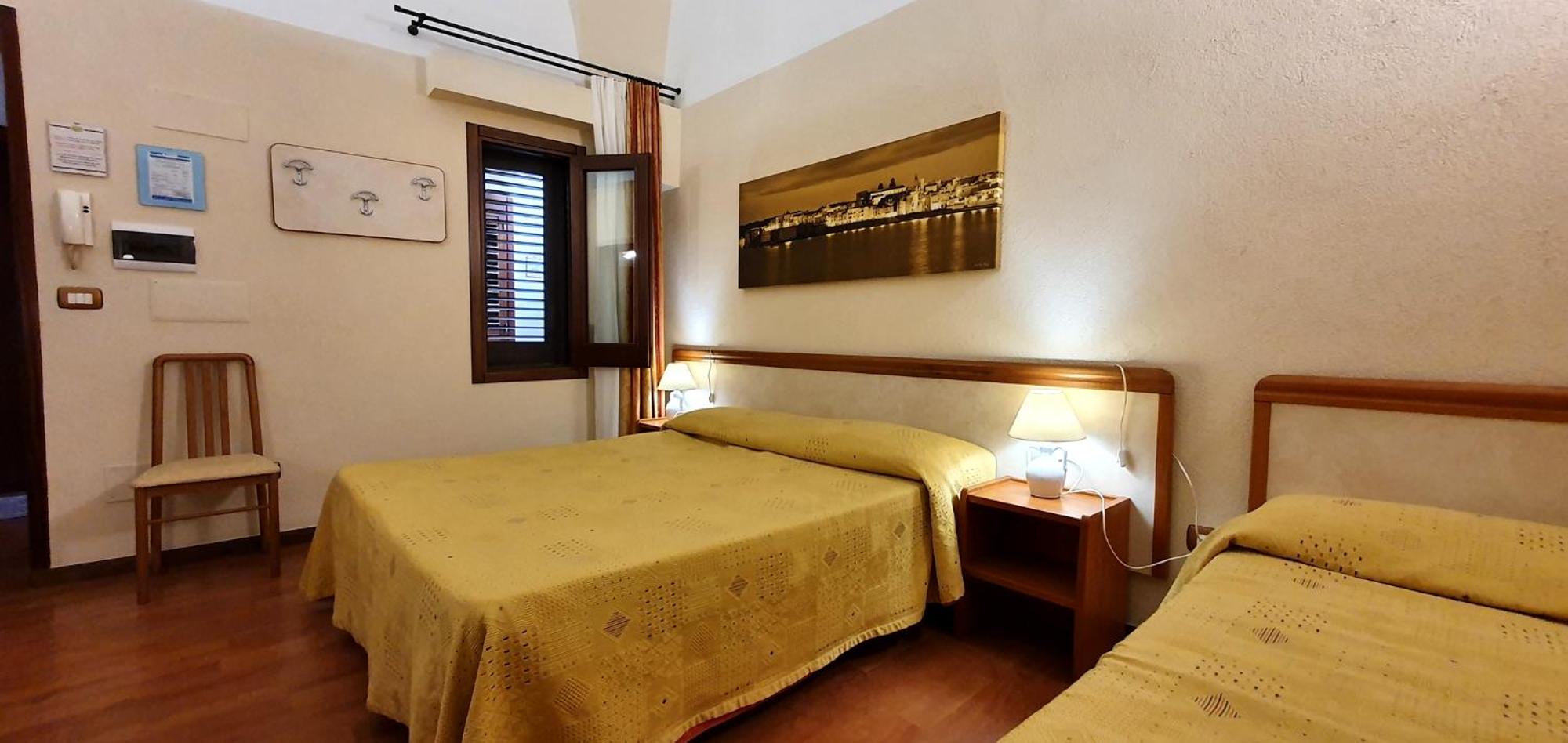 Economy Double Room photo 3