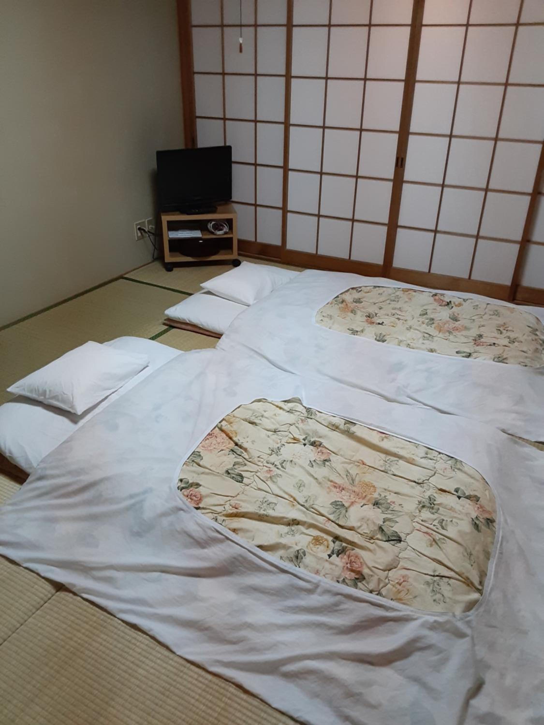 Japanese-Style Standard Twin Room with Private Bathroom - Photo 5