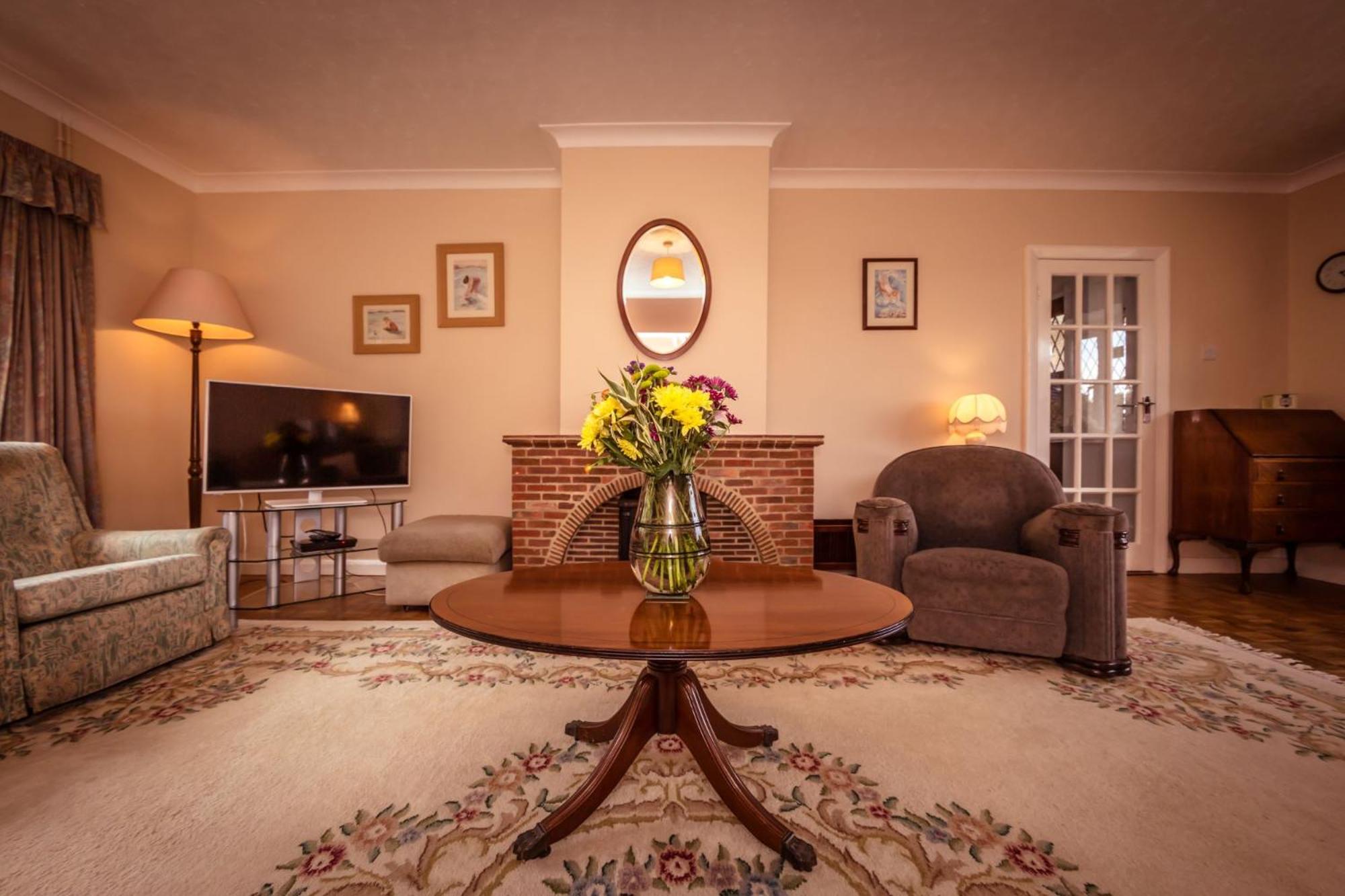 Three-Bedroom House photo 2